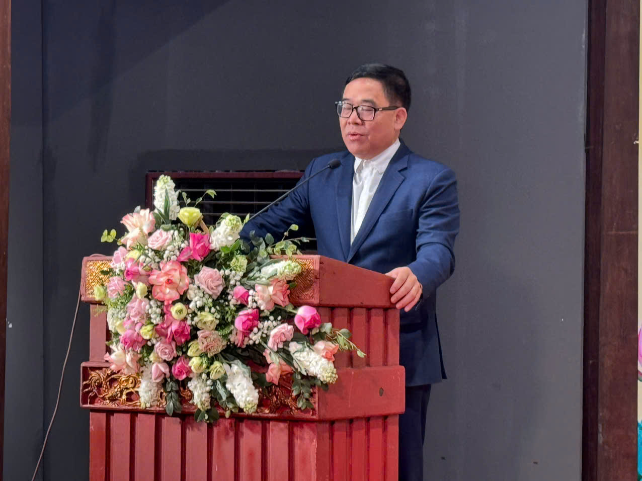Es besteht dringender Bedarf, für die Bevölkerung von Hanoi ein zeitgemäßes System menschlicher Werte aufzubauen – Foto 2. Yêu cầu cấp thiết trong việc xây dựng hệ giá trị con người Hà Nội phù hợp với thời đại - Ảnh 2.