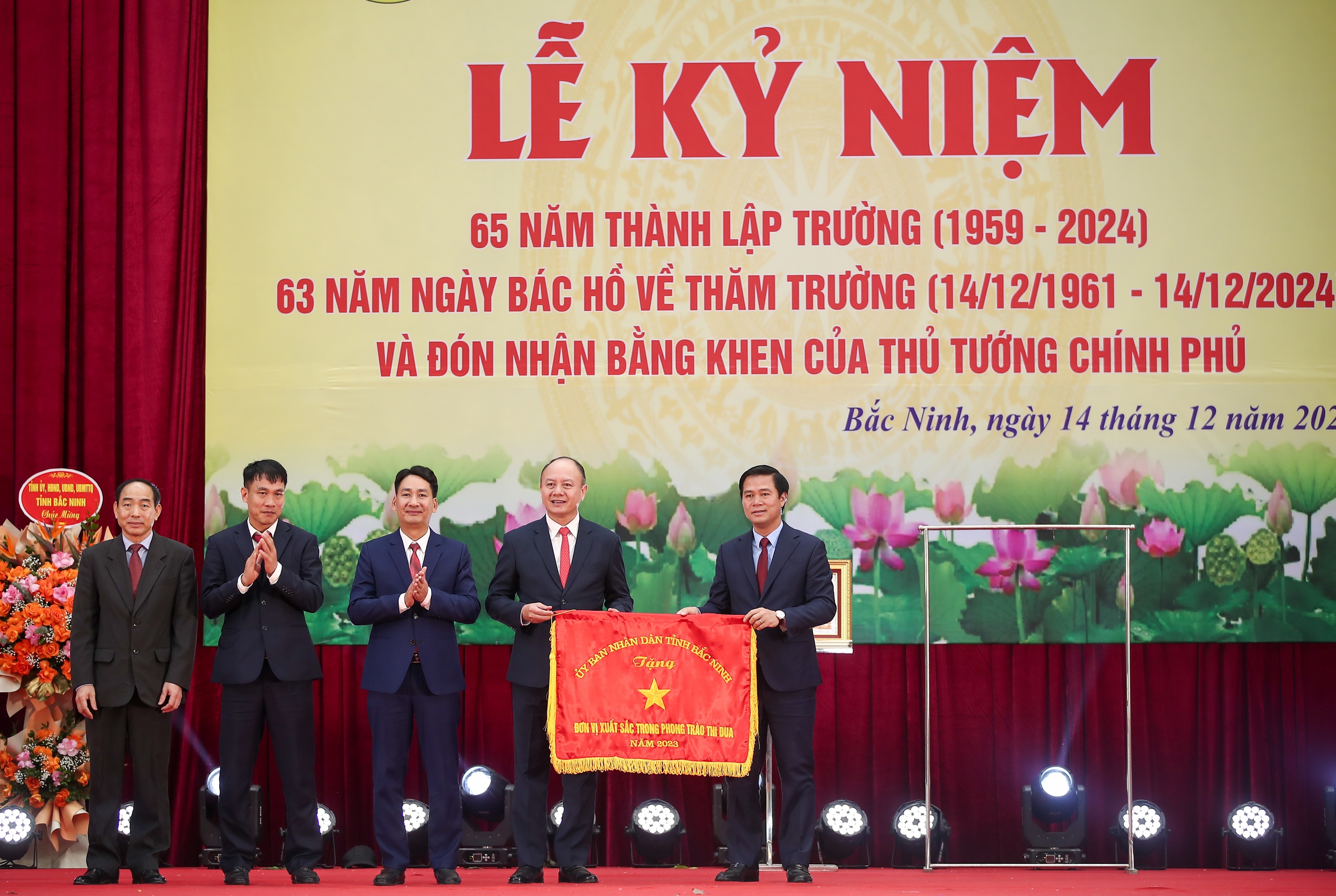 Trường Đại học TDTT Bắc Ninh tổ chức kỷ niệm 65 năm thành lập Trường, 63 năm ngày Bác Hồ về Thăm Trường và đón nhận Bằng khen của Thủ tướng chính phủ - Ảnh 7.