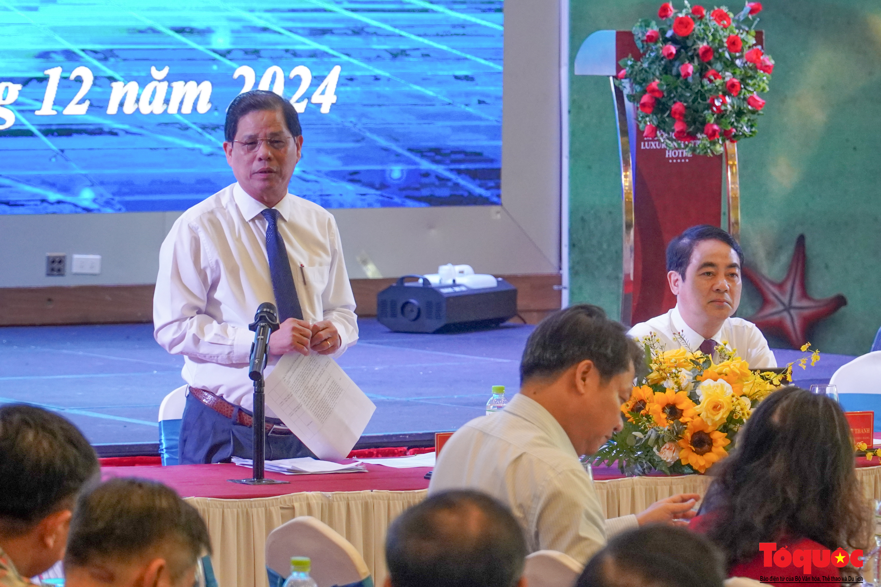 ហាមរថយន្តដែលមានកៅអីលើសពី ២៩ ចូលកណ្តាលទីក្រុង Nha Trang - រូបថត ១. Cấm ô tô trên 29 chỗ vào trung tâm Nha Trang - Ảnh 1.