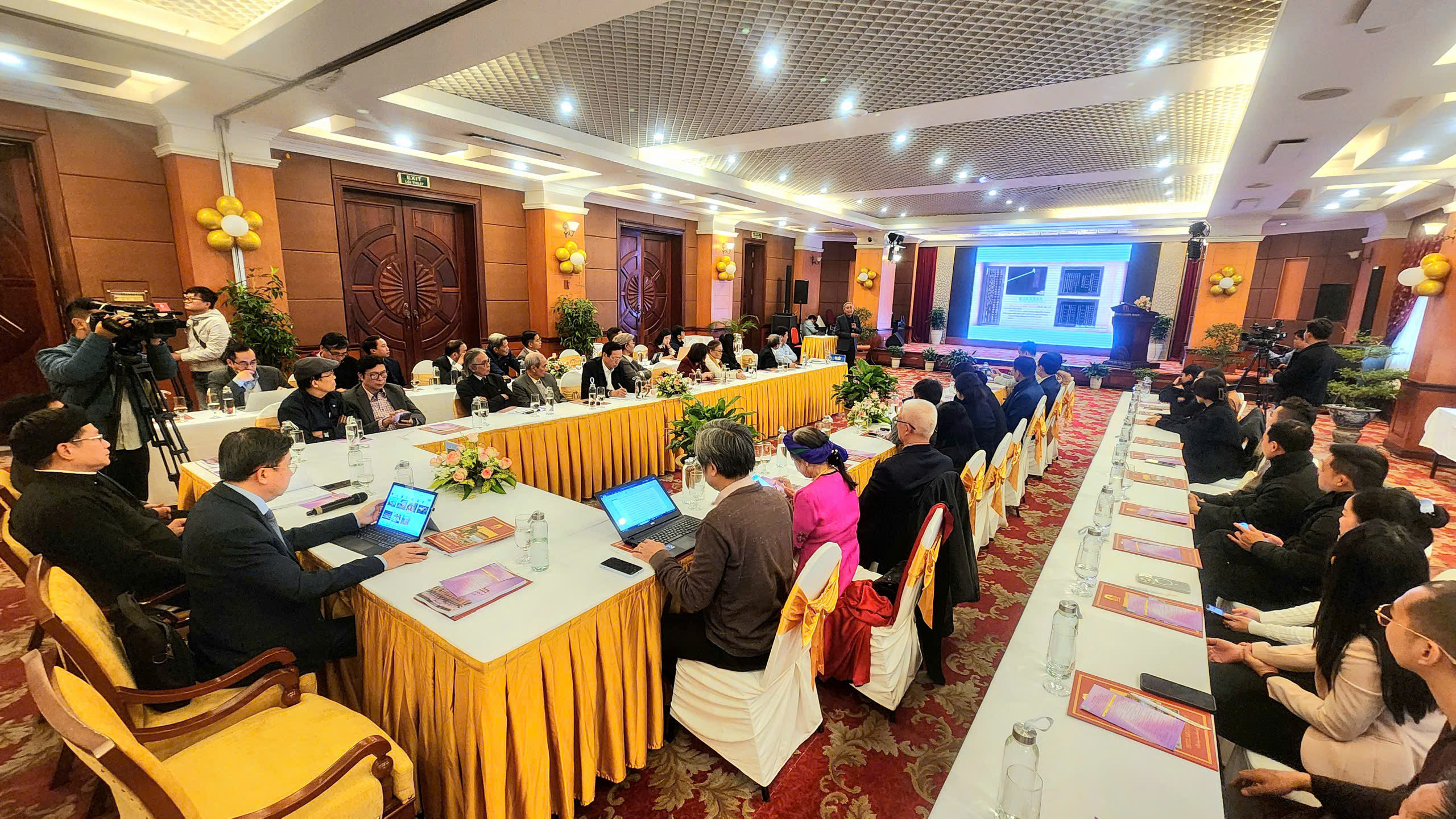 Phát huy giá trị Âm nhạc truyền thống Huế trong phát triển văn hóa, du lịch - Ảnh 1. Phát huy giá trị Âm nhạc truyền thống Huế trong phát triển văn hóa, du lịch - Ảnh 1.