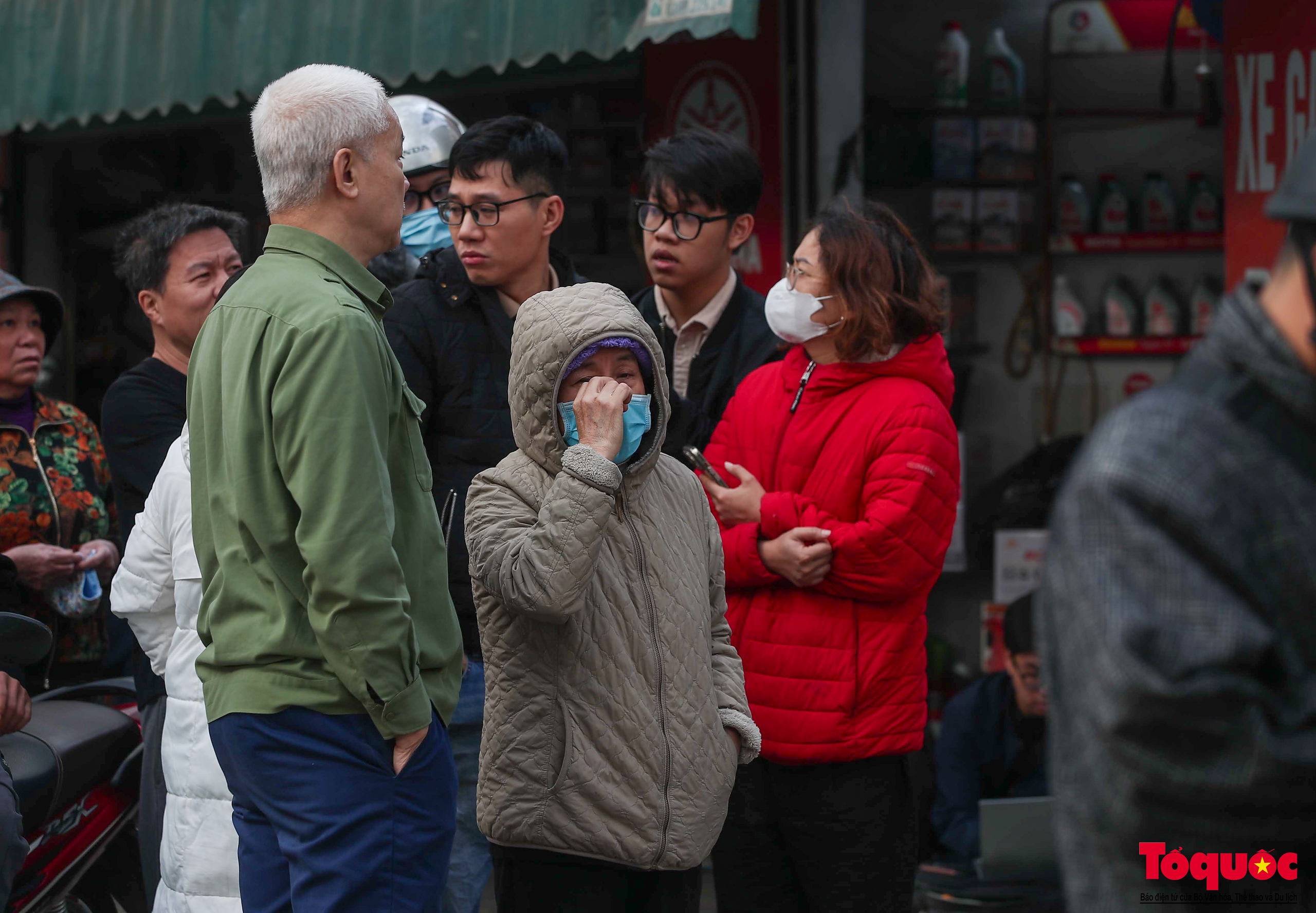 Phó Thủ tướng Lê Thành Long kiểm tra hiện trường, thăm hỏi nạn nhân vụ cháy quán cà phê tại Hà Nội - Ảnh 12.