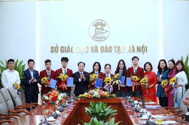 Hà Nội có 6 học sinh dự thi Olympic khoa học trẻ quốc tế năm 2024 - Ảnh 1.