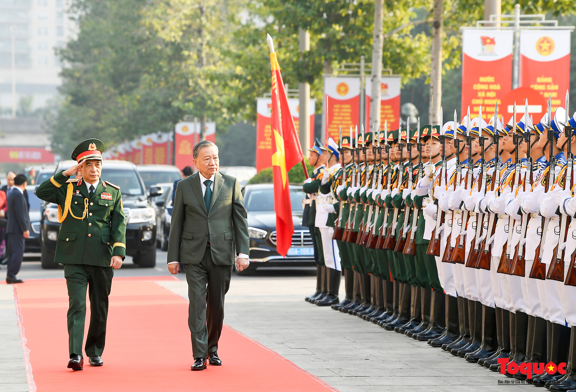 Chùm ảnh: Lễ kỷ niệm 80 năm Ngày thành lập QĐND Việt Nam và 35 năm Ngày hội Quốc phòng toàn dân - Ảnh 2.