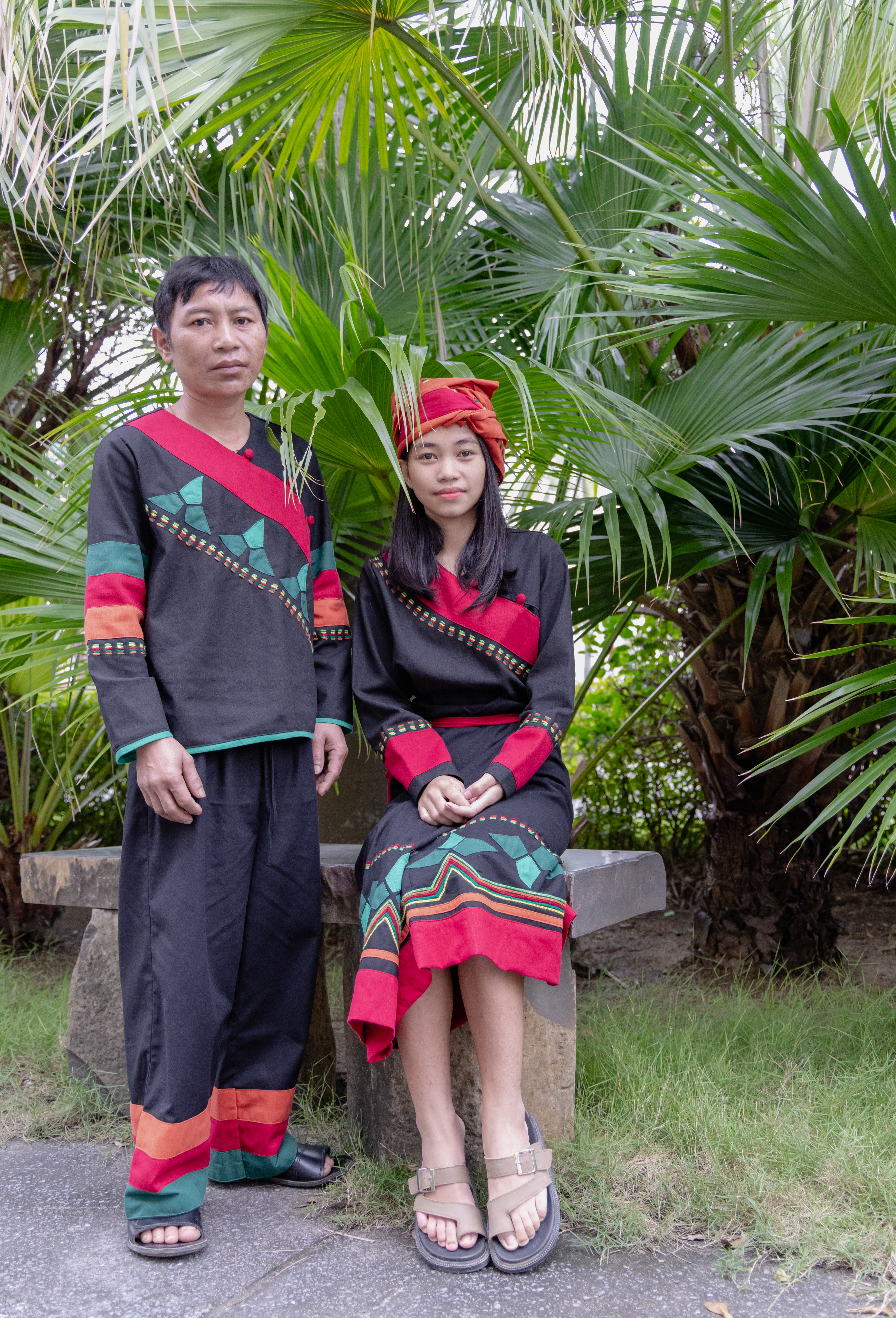 Quang Binh'deki Chut etnik grubunun kostümlerinin tanımlanması - Fotoğraf 2. Định hình trang phục đồng bào dân tộc Chứt tại Quảng Bình - Ảnh 2.