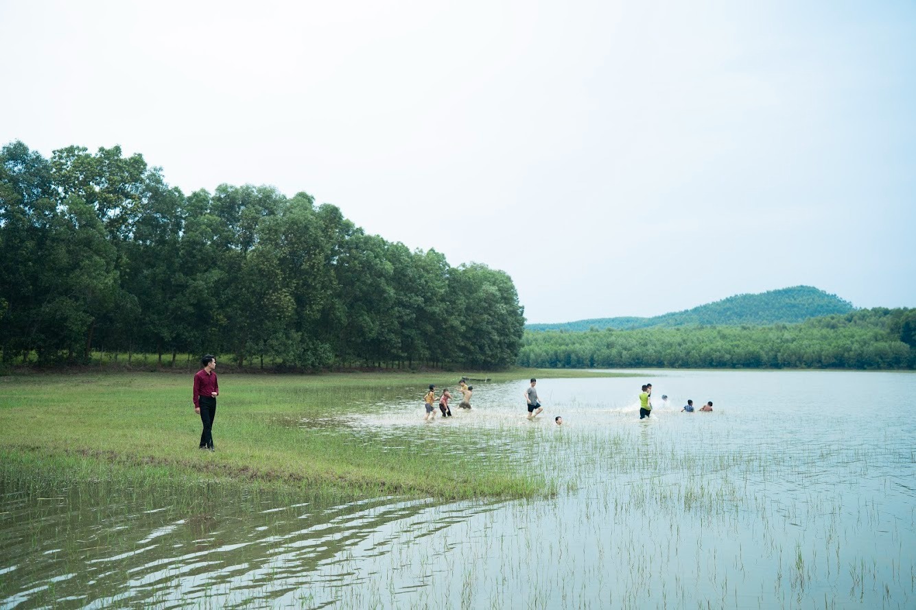 „Země památek“ – Filmový život zpěváka Le Vinh Toana, zpěváka Nghe An, odvysílaný na VTV1 – Foto 6.