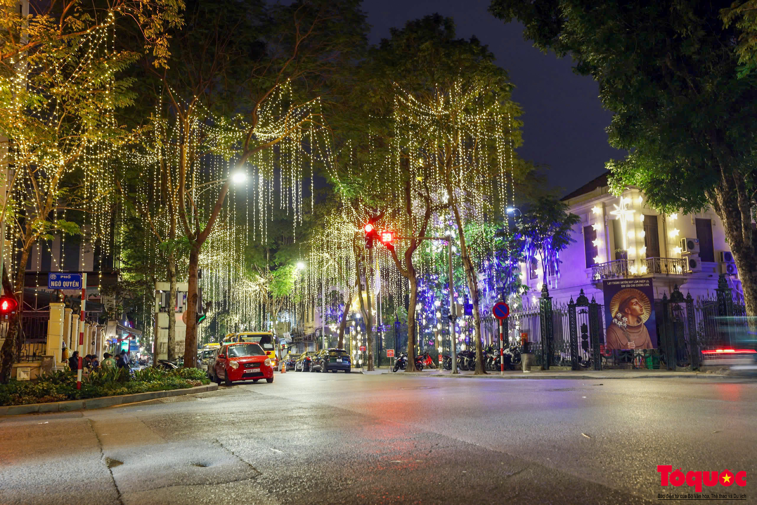 Các nhà thờ Hà Nội trang hoàng lung linh đón Giáng sinh 2024 - Ảnh 10.