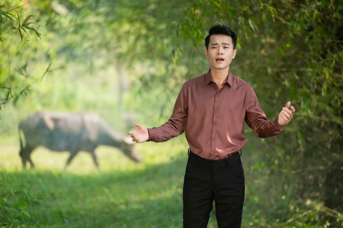 „Země památek“ – Život jako ve filmu Nghe An. Zpěvák Le Vinh Toan vysílal na VTV1 – Foto 2.