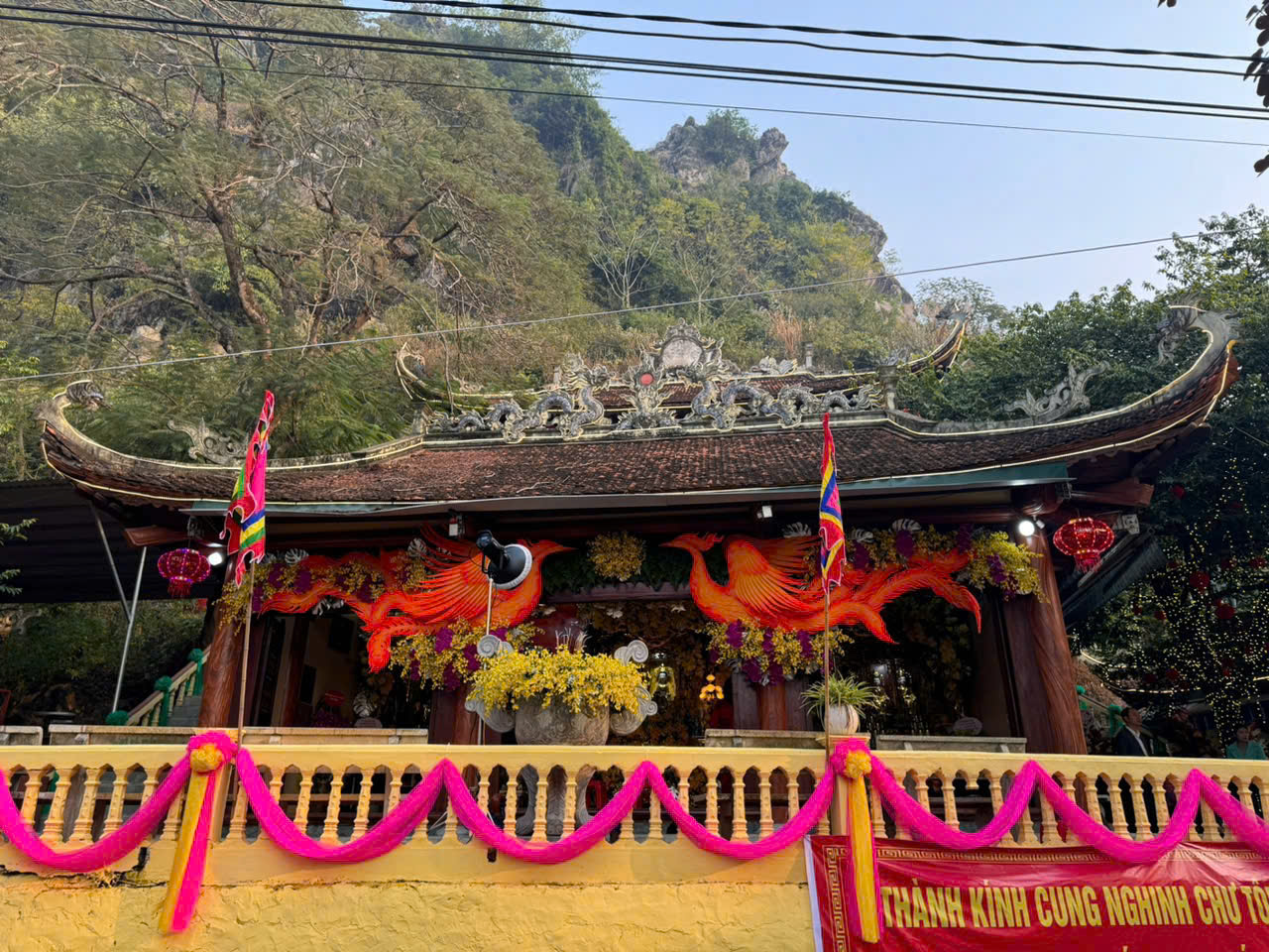 Thanh Hóa: Phát huy giá trị di sản văn hóa tâm linh Đền Chầu Đệ Tứ - Ảnh 1. Thanh Hóa: Phát huy giá trị di sản văn hóa tâm linh Đền Chầu Đệ Tứ - Ảnh 1.