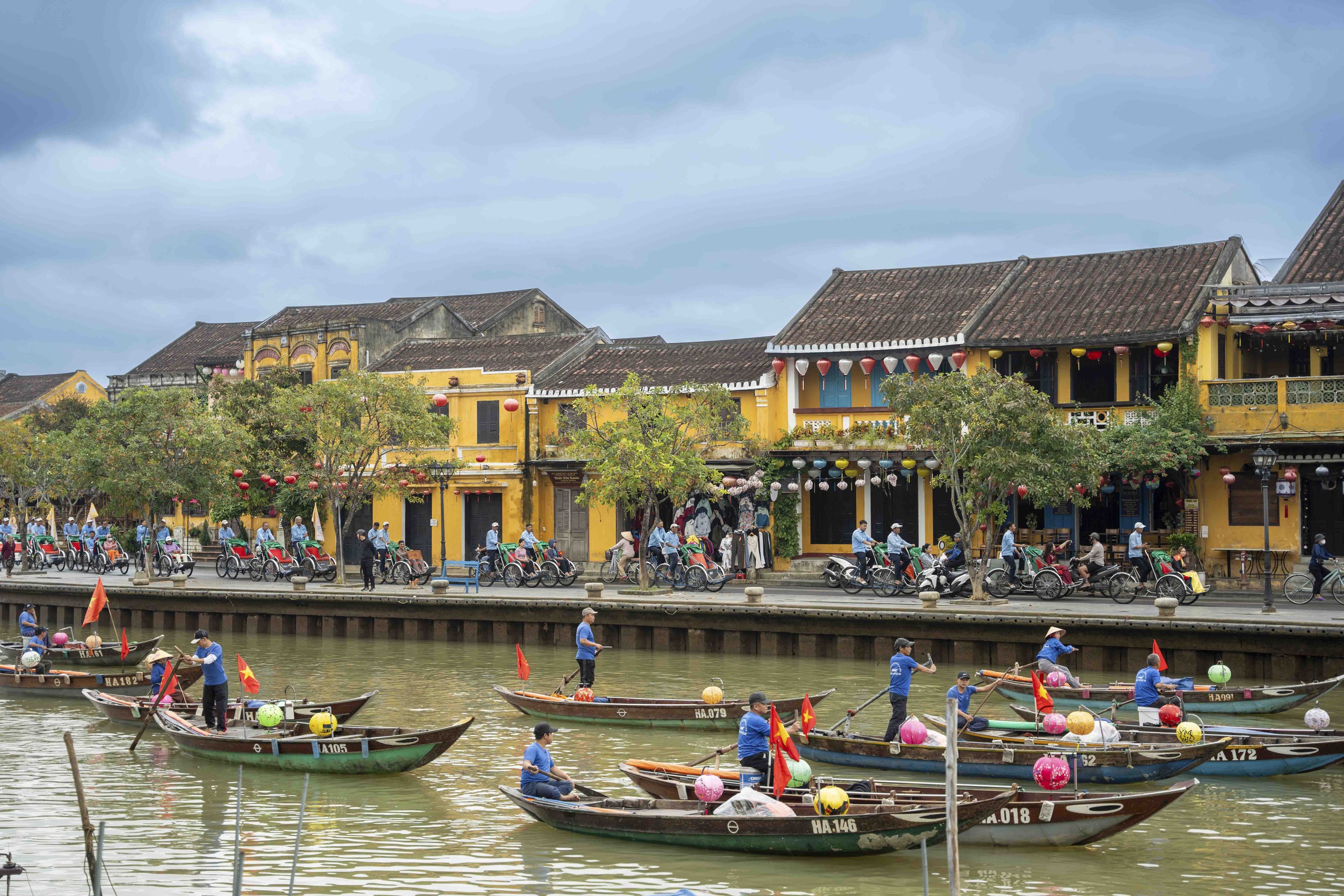 អបអរសាទរខួប ២៥ឆ្នាំ ទីក្រុងបុរាណ Hoi An ត្រូវបាន UNESCO ទទួលស្គាល់ជាបេតិកភណ្ឌវប្បធម៌ពិភពលោក - រូបថត ៨. Kỷ niệm 25 năm Đô thị cổ Hội An được UNESCO công nhận Di sản văn hóa thế giới - Ảnh 8.