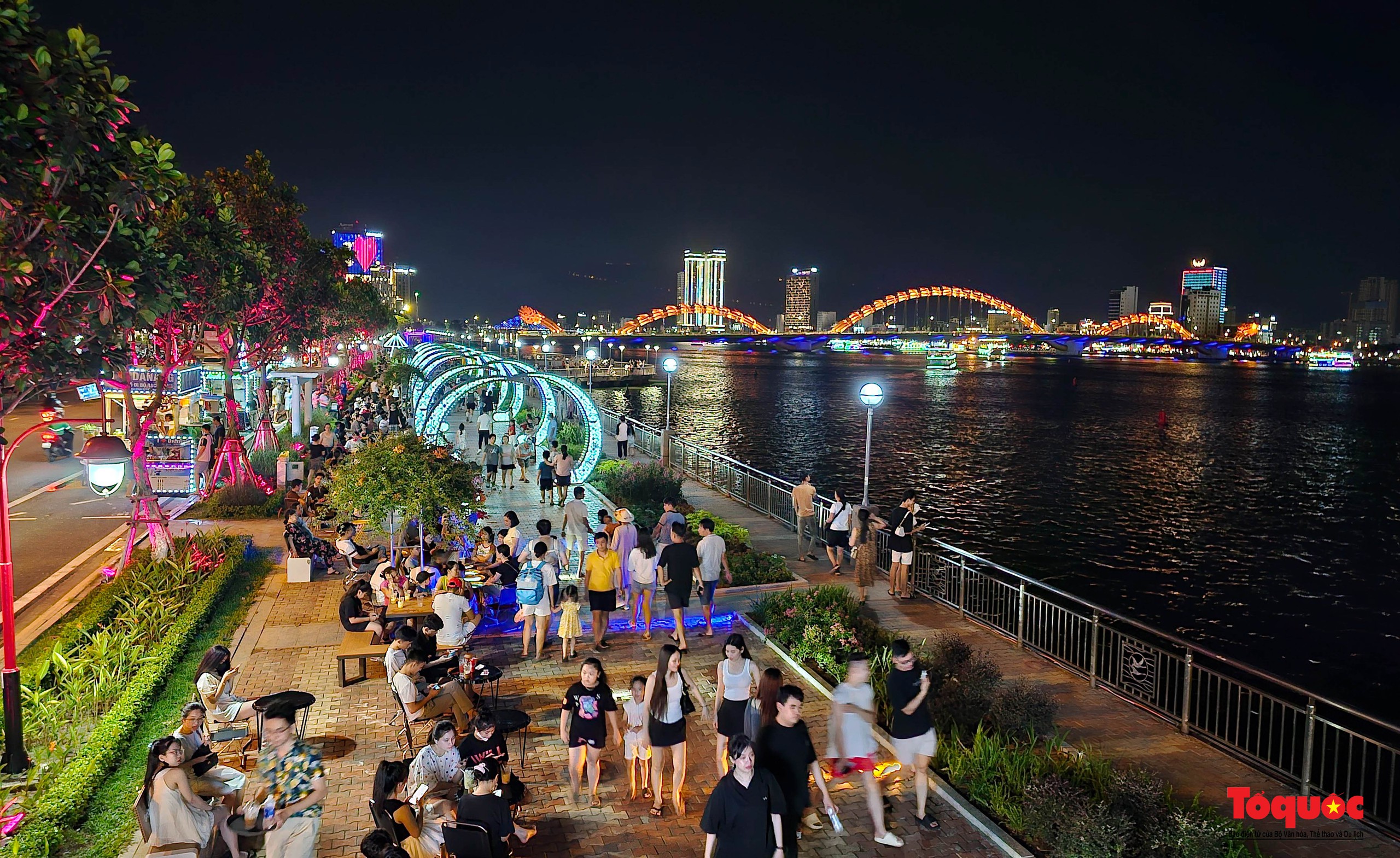 ចេញកំណត់លក្ខណៈវិនិច្ឆ័យវប្បធម៌ និងទេសចរណ៍ Da Nang - រូបថត ២. Ban hành Bộ tiêu chí Văn hóa Du lịch Đà Nẵng - Ảnh 2.