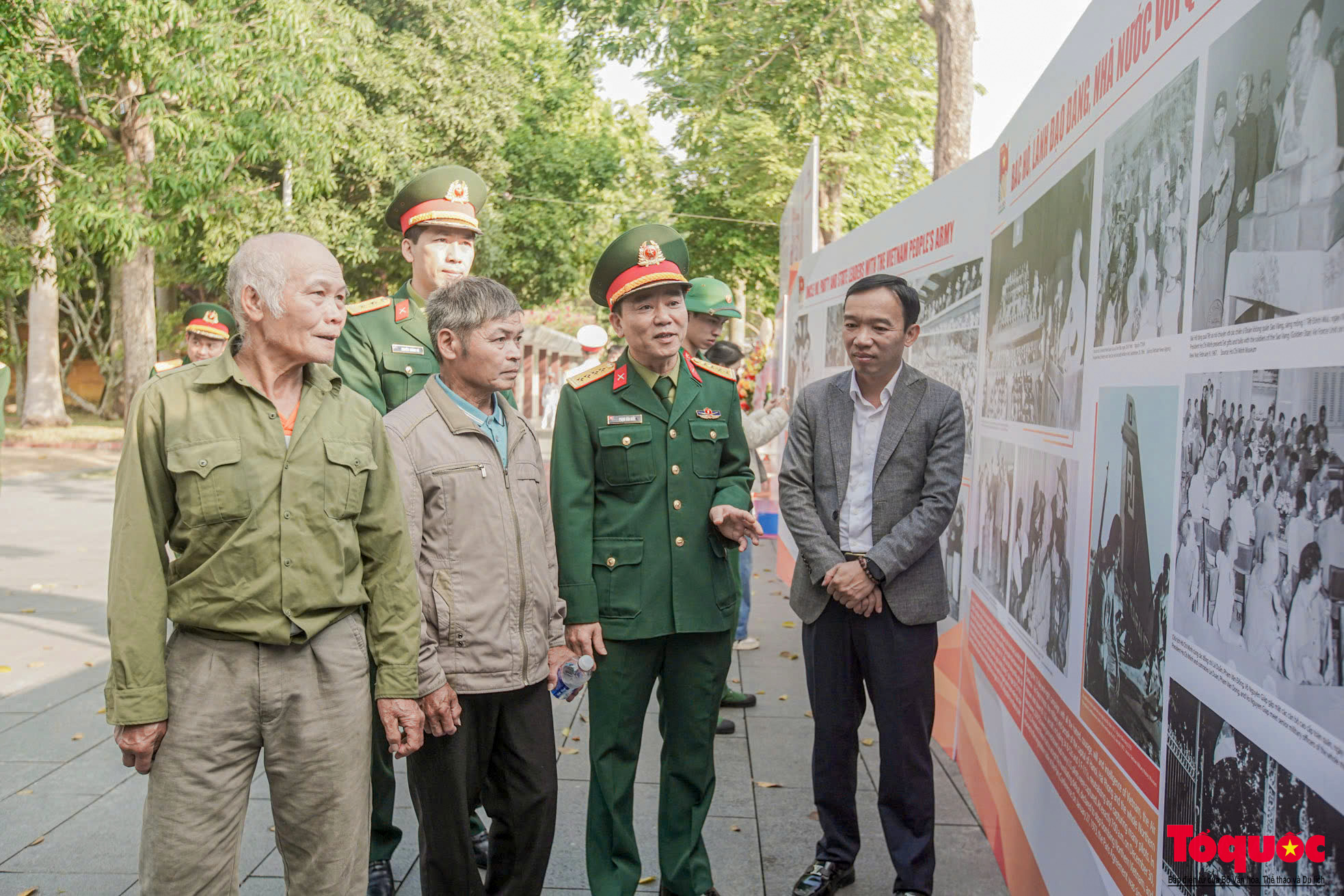 Giới thiệu những bức ảnh tư liệu quý về Bác Hồ với Quân đội nhân dân Việt Nam - Ảnh 7.