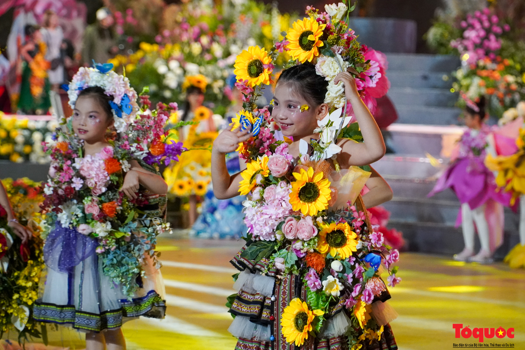 Hơn 400 người Đà Lạt diễu hành trong Festival Hoa - Ảnh 5.