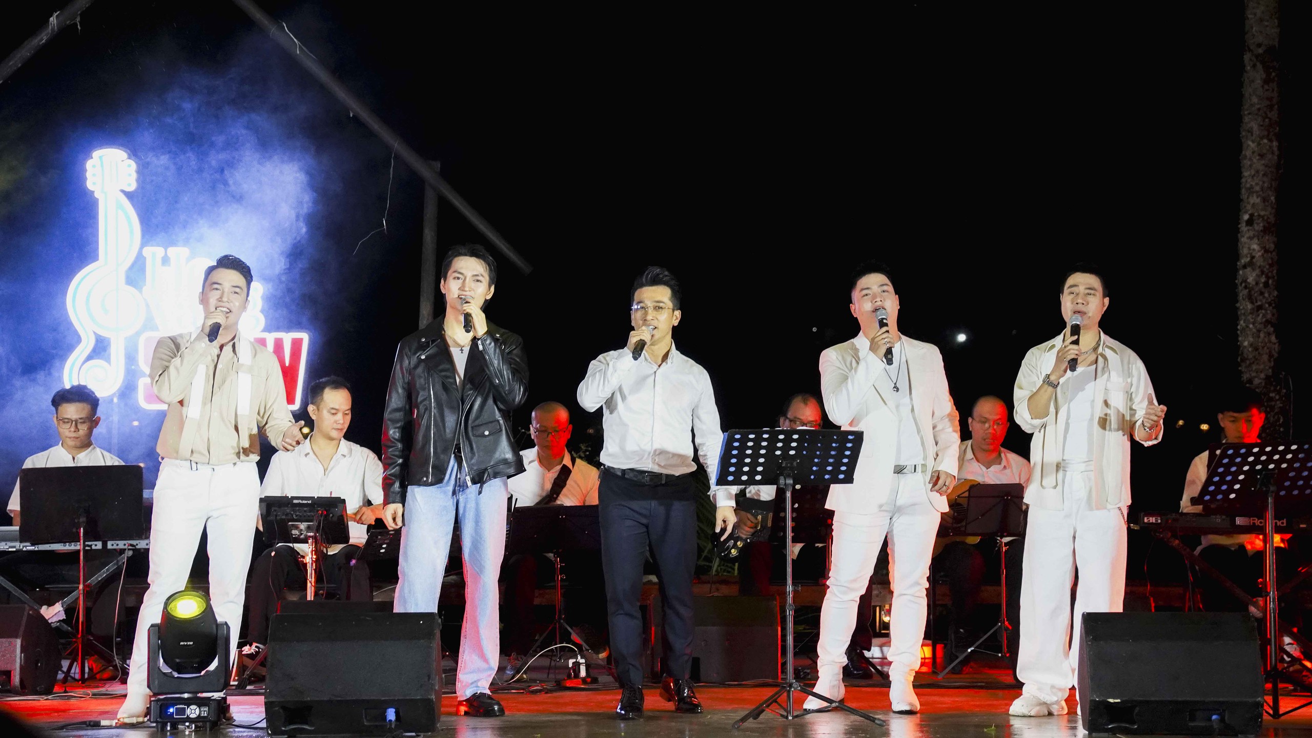 Sorotan acara musik  Đặc sắc chương trình âm nhạc “Nắng gió gọi người về”  - Ảnh 1.