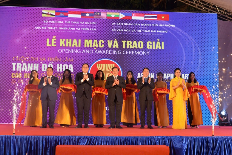 Trao giải thưởng Cuộc thi và Triển lãm Tranh Đồ họa các nước ASEAN 2024 - Ảnh 2.