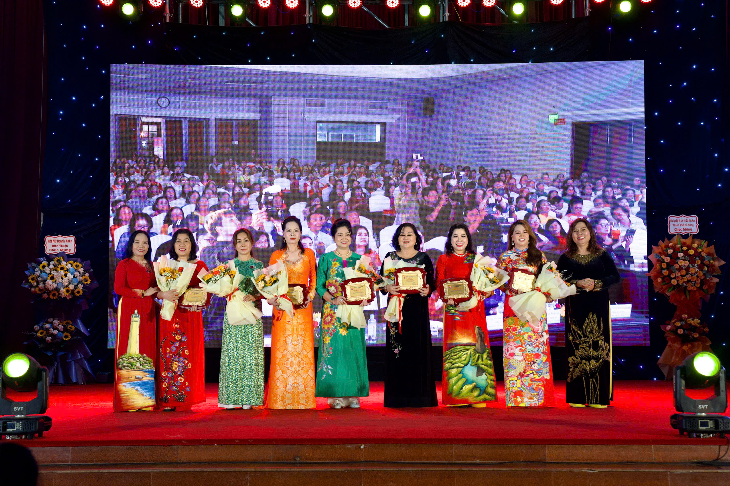 Peluncuran Klub Warisan Ao Dai Vietnam di provinsi Binh Thuan - Foto 3. Ra mắt CLB Di sản Áo dài Việt Nam tỉnh Bình Thuận  - Ảnh 3.