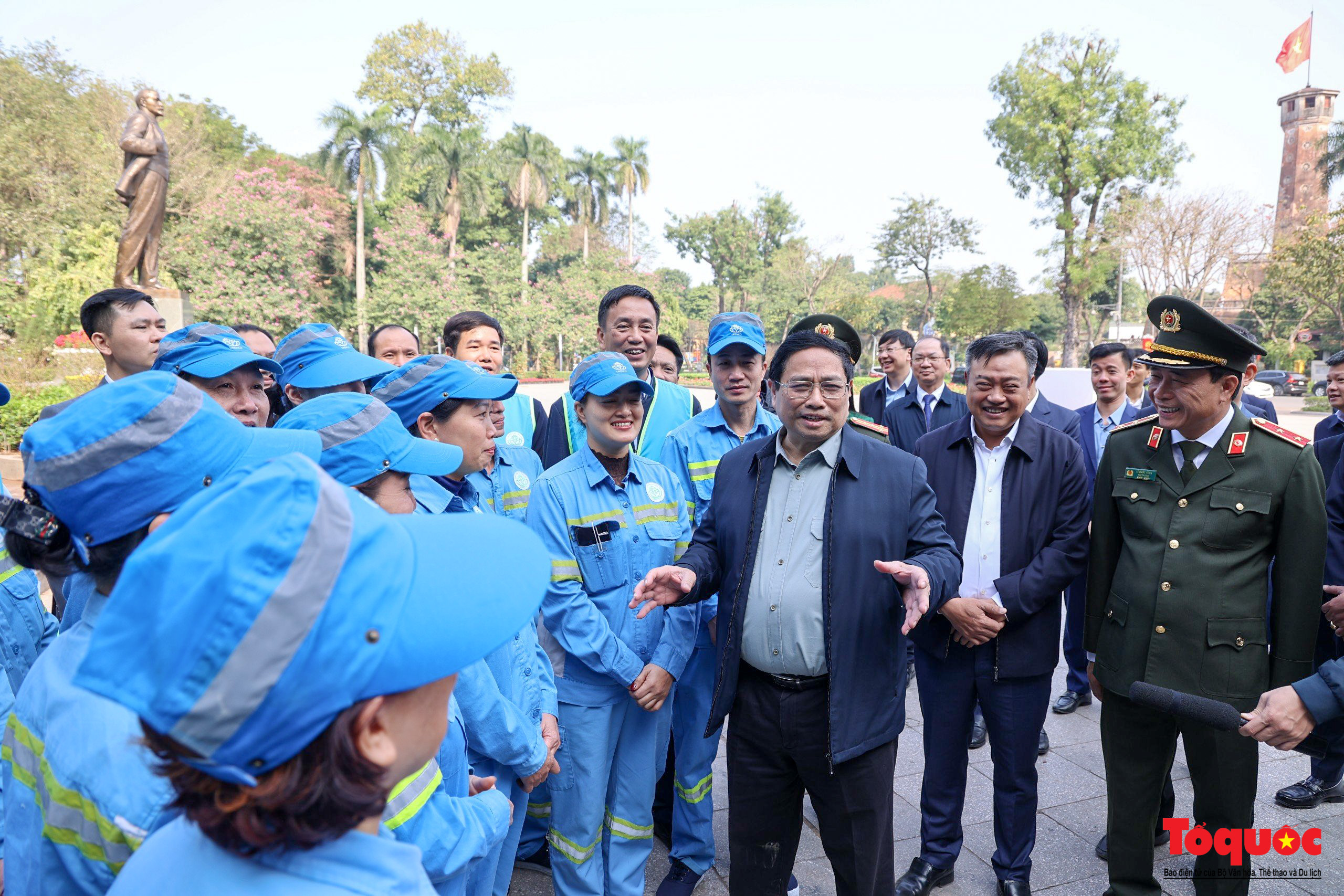 Thủ tướng Chính phủ Phạm Minh Chính chúc Tết người lao động tại Hà Nội - Ảnh 4.
