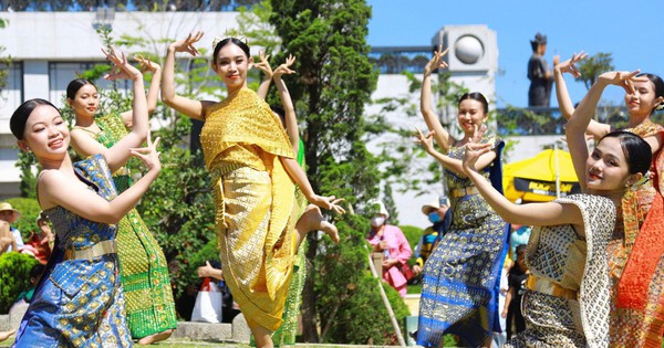 Tây Ninh vào mùa hành hương với loạt lễ hội lớn tại núi Bà Đen và Toà Thánh