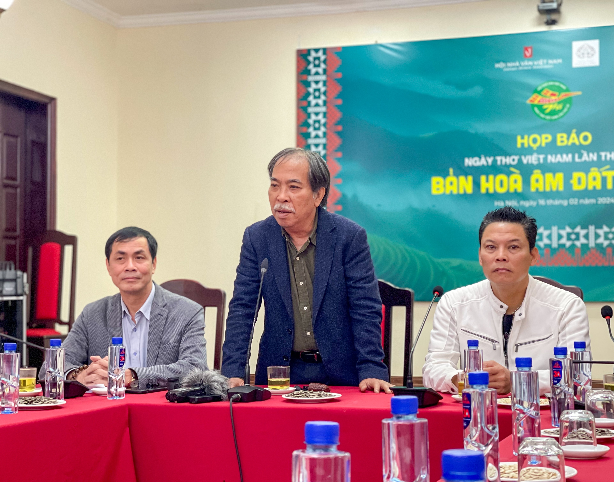 Vietnami Költészet Napja 2024: A nemzeti egység tisztelete - 1. kép. Ngày thơ Việt Nam 2024: Tôn vinh khối đại đoàn kết dân tộc - Ảnh 1.