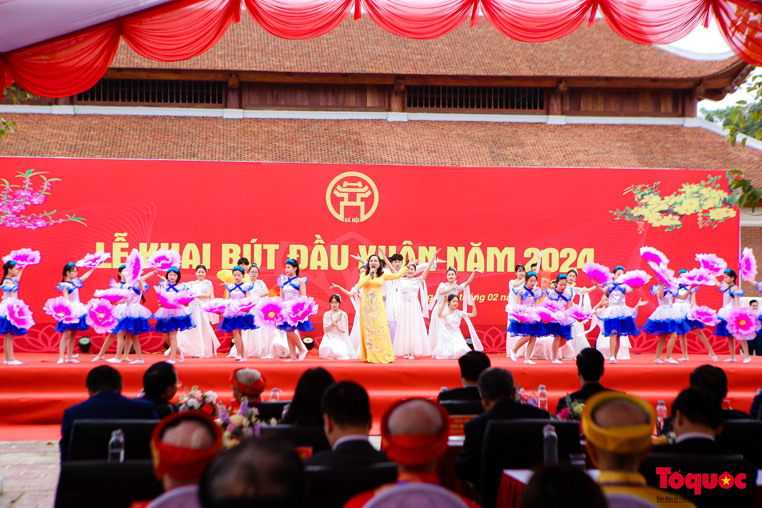 Chủ tịch nước Võ Văn Thưởng khai bút đầu năm tại Hà Nội - Ảnh 2.