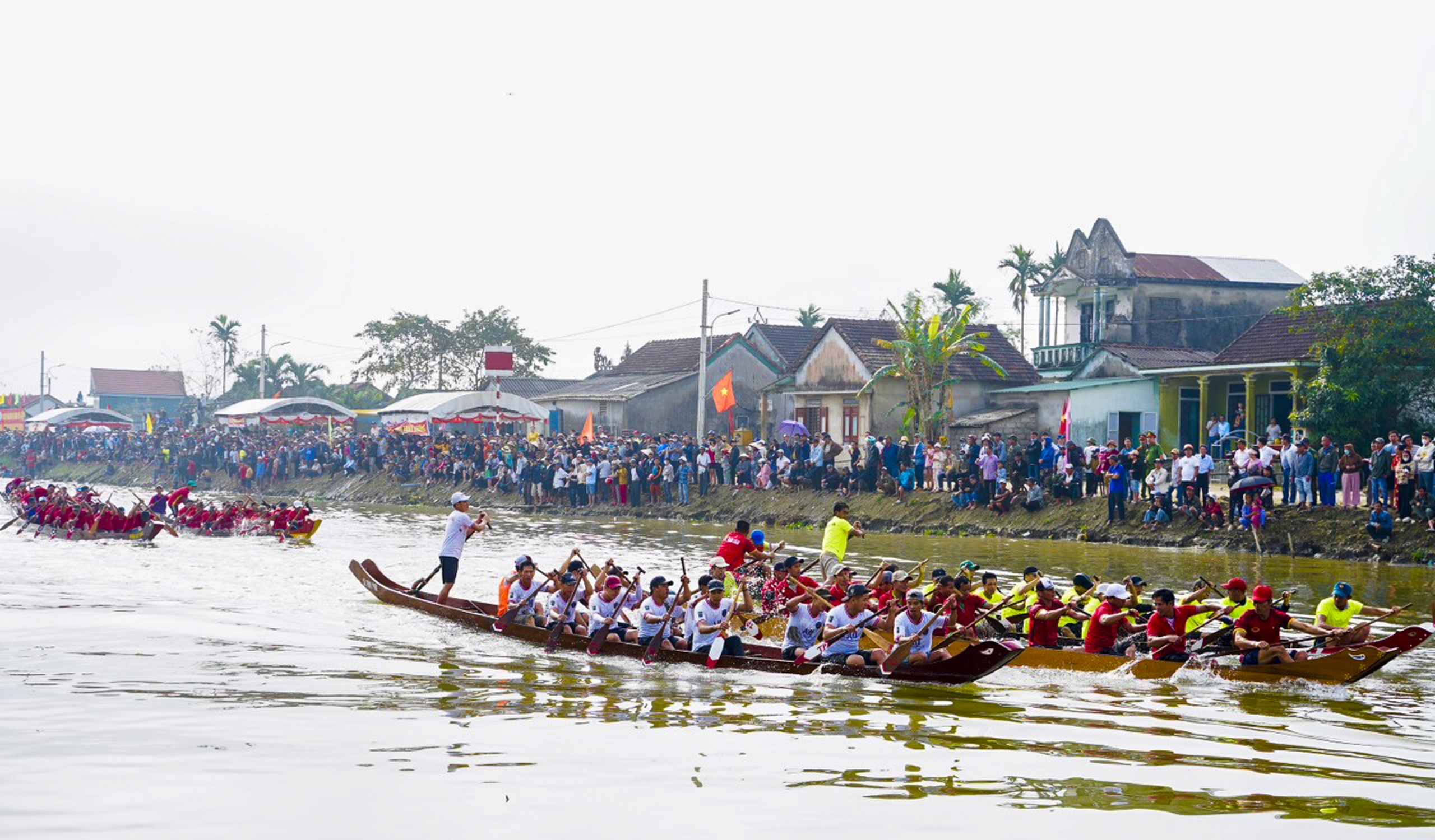 Từng bừng giải đua trải truyền thống trên sông Lợi Nông - Ảnh 11.