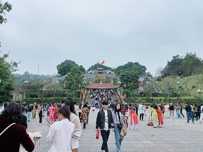 Thanh tra công tác quản lý và tổ chức lễ hội tại Quảng Ninh: Chấn chỉnh sai phạm, tăng cường tuyên truyền về văn minh lễ hội - Ảnh 5.