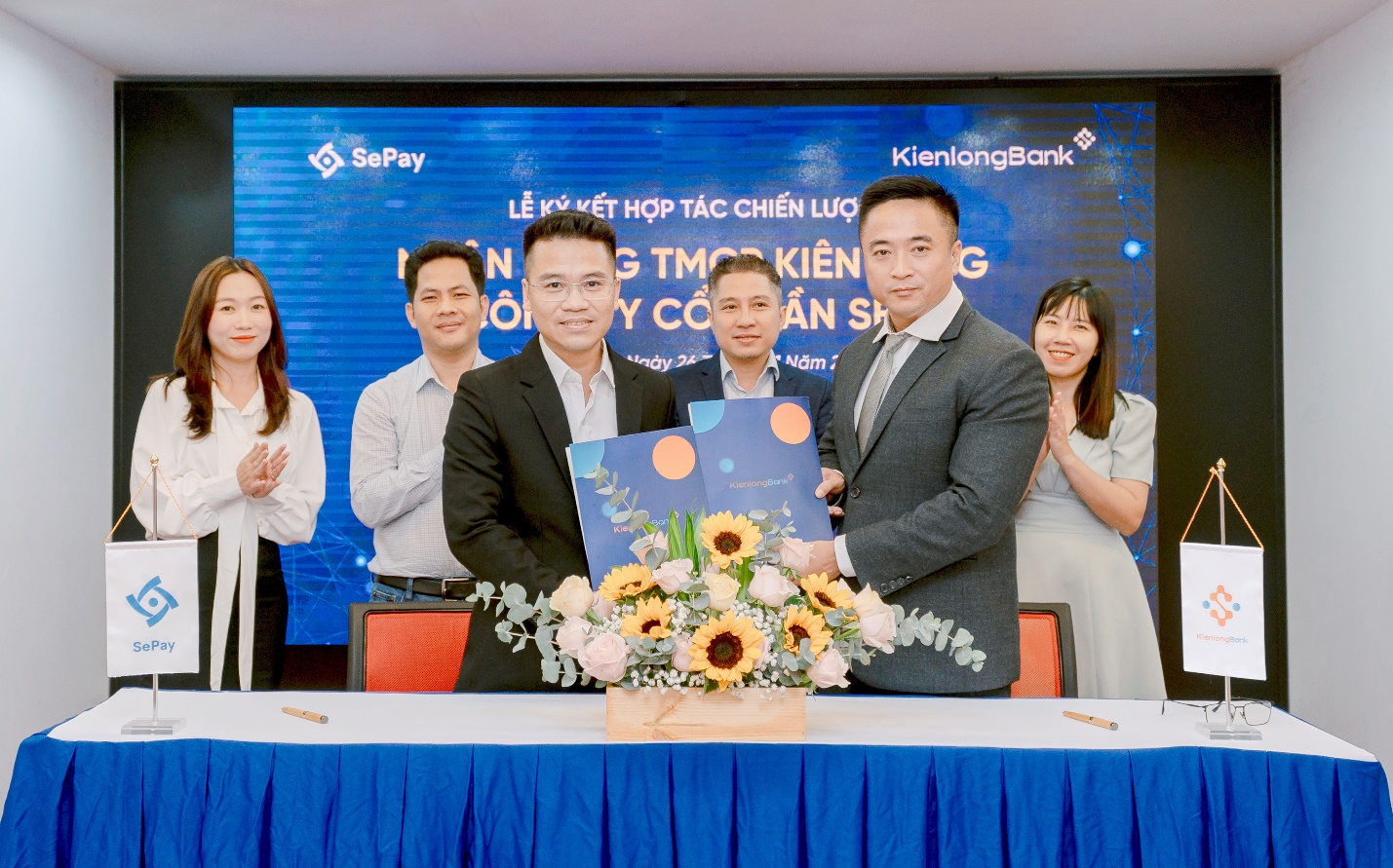 KienlongBank ký kết hợp tác chiến lược với SePay - Ảnh 1.