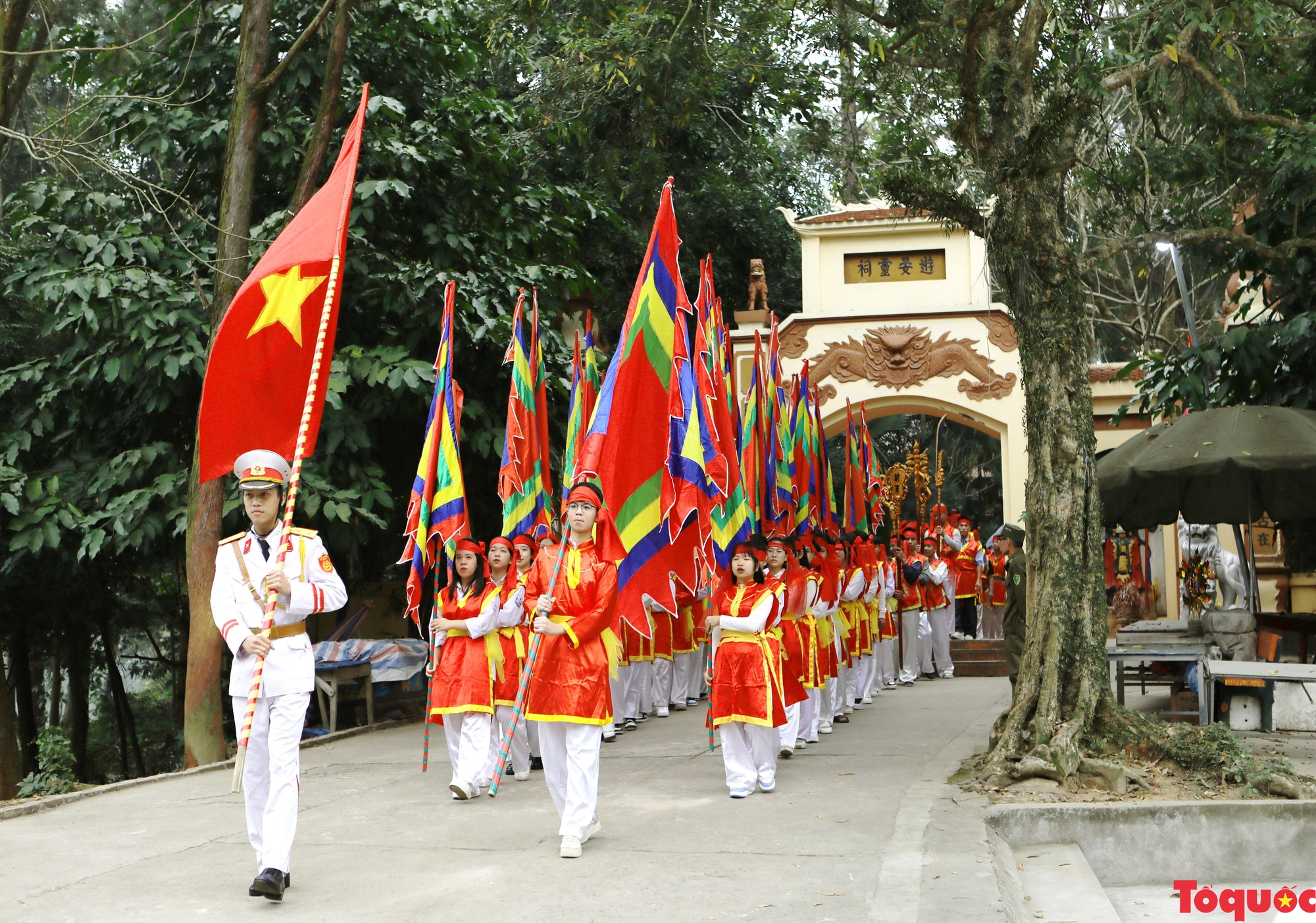 Độc đáo lễ rước nước trong Lễ hội Đền Du Yến ở Phú Thọ - Ảnh 1.