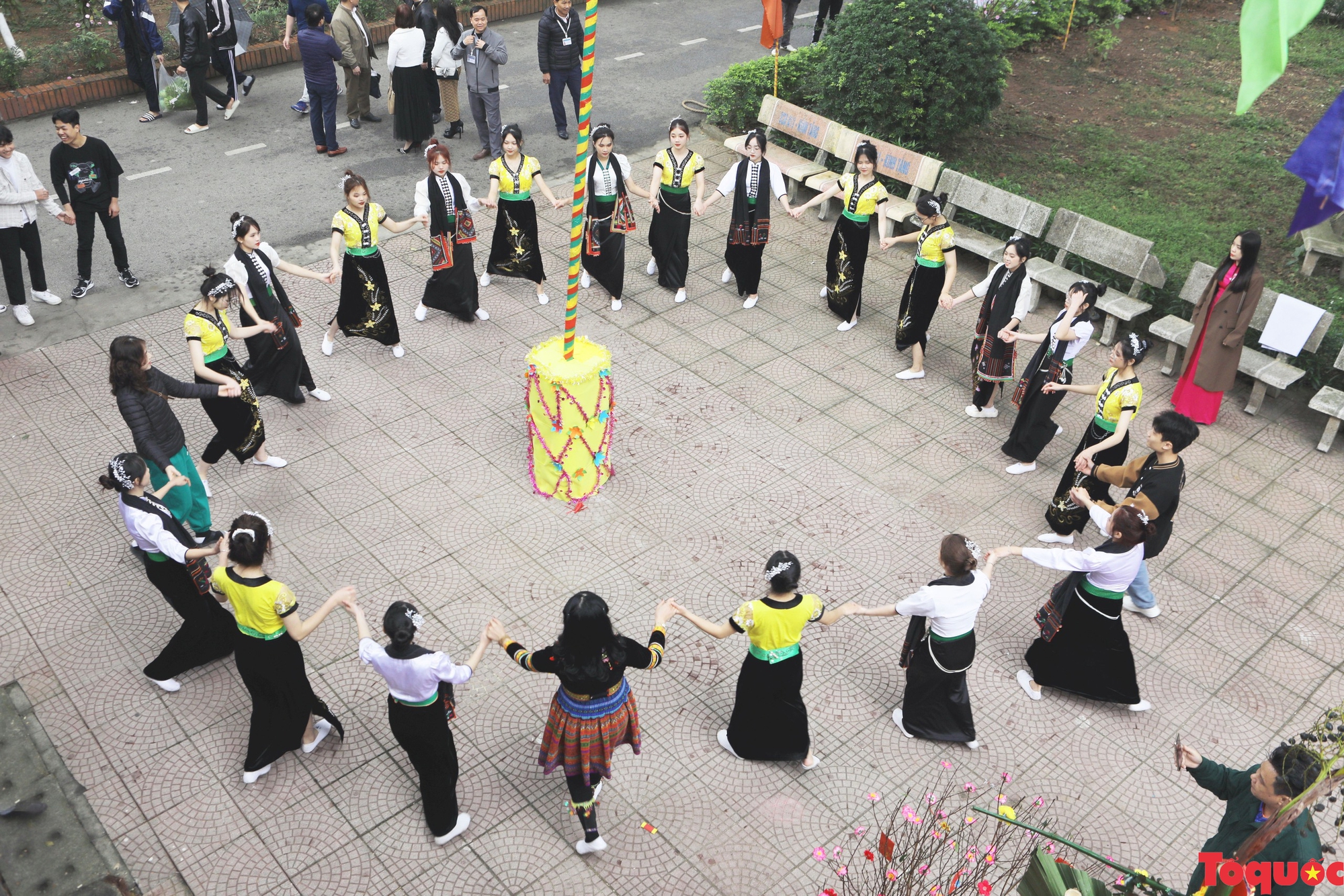 ค้นพบ  Khám phá “Sắc màu Vùng cao” tại ngày hội trải nghiệm trường Dự bị Đại học Dân tộc Trung ương - Ảnh 6.
