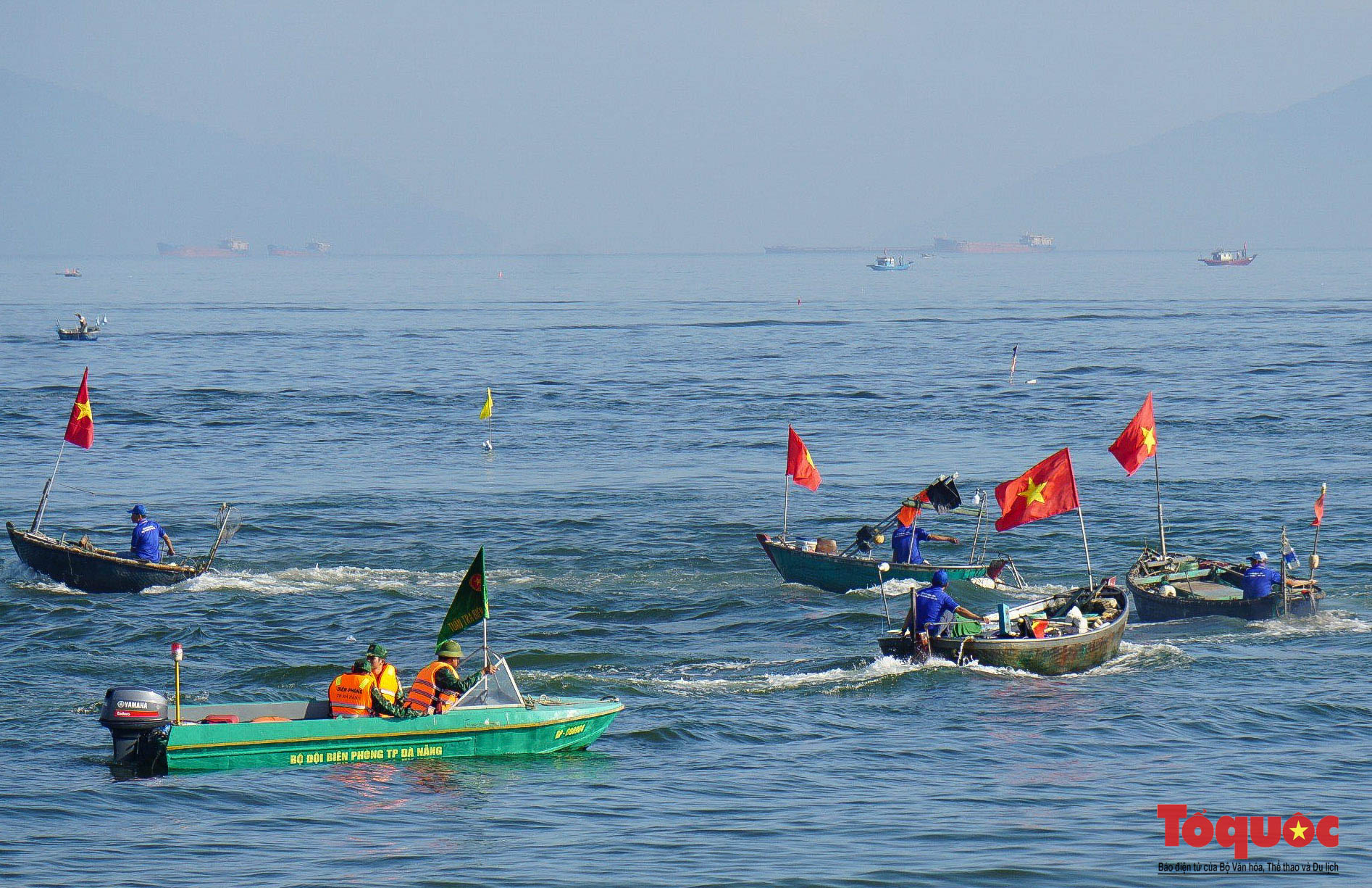 Du khách hào hứng tham gia lễ hội cầu ngư tại Đà Nẵng - Ảnh 3.
