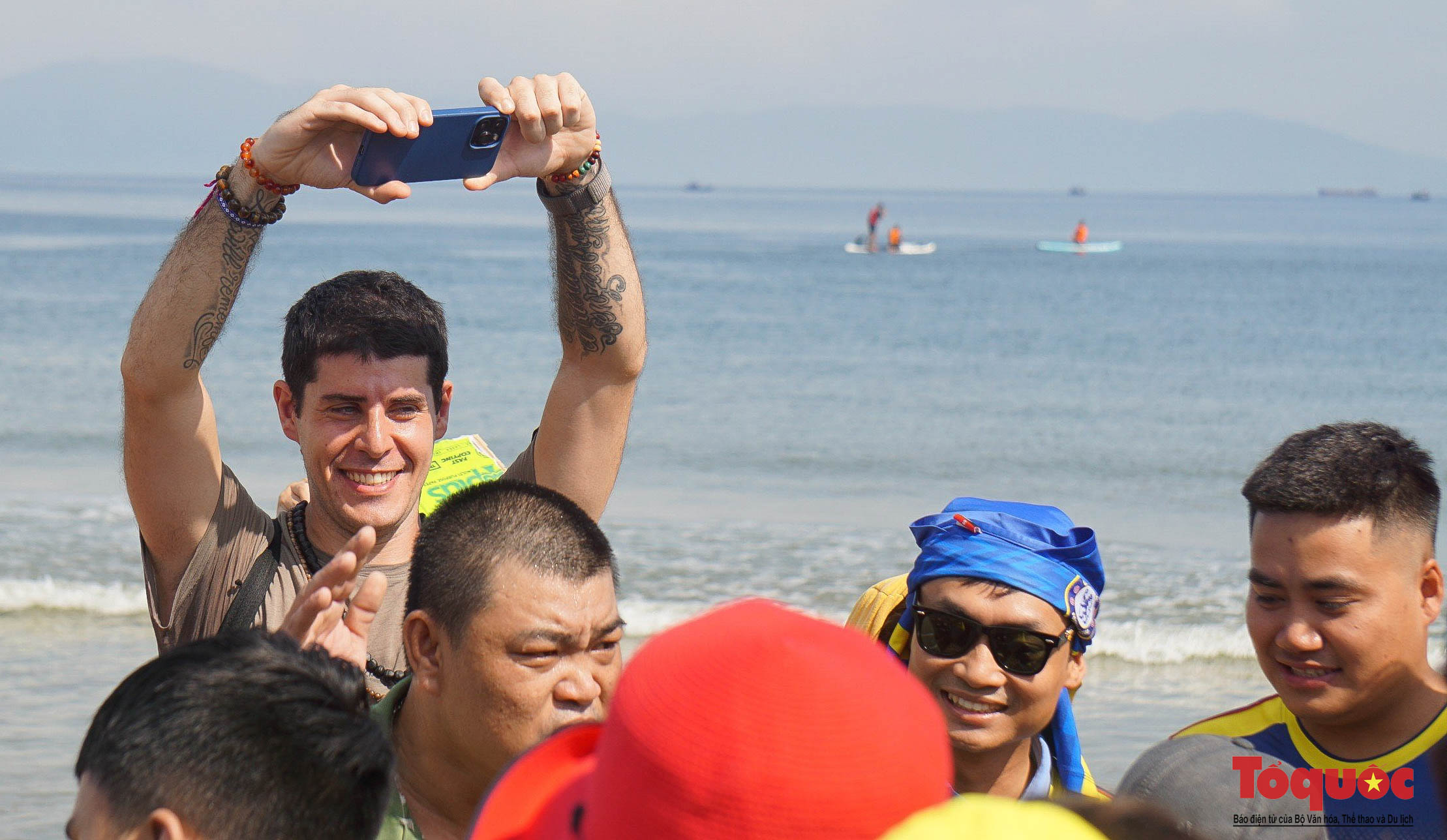 Du khách hào hứng tham gia lễ hội cầu ngư tại Đà Nẵng - Ảnh 10.