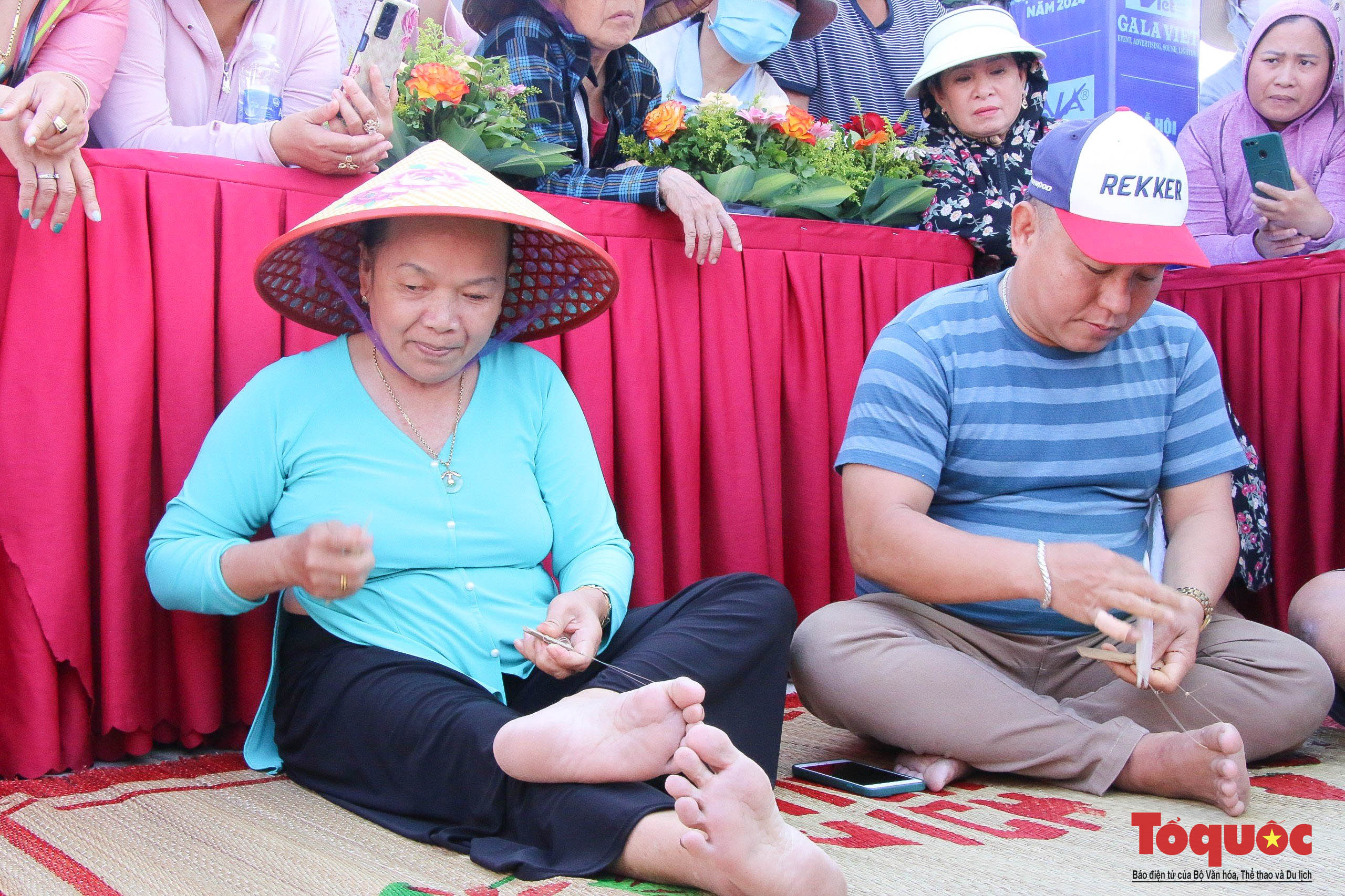 Du khách hào hứng tham gia lễ hội cầu ngư tại Đà Nẵng - Ảnh 11.
