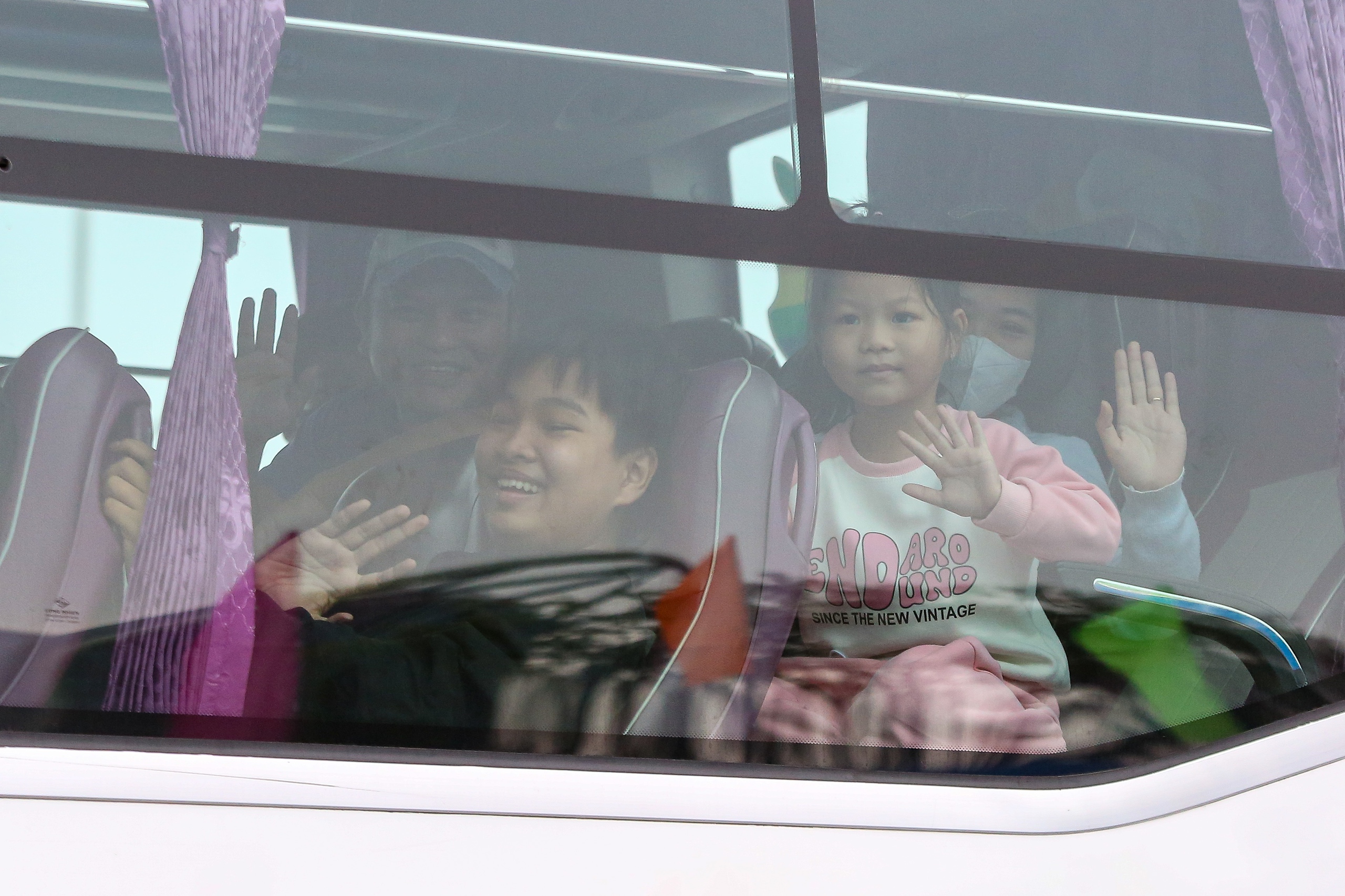 Niềm vui trên những chuyến xe 0 đồng cho hàng ngàn công nhân ở Đà Nẵng: “Tết chỉ trọn vẹn là khi được về nhà” - Ảnh 9.
