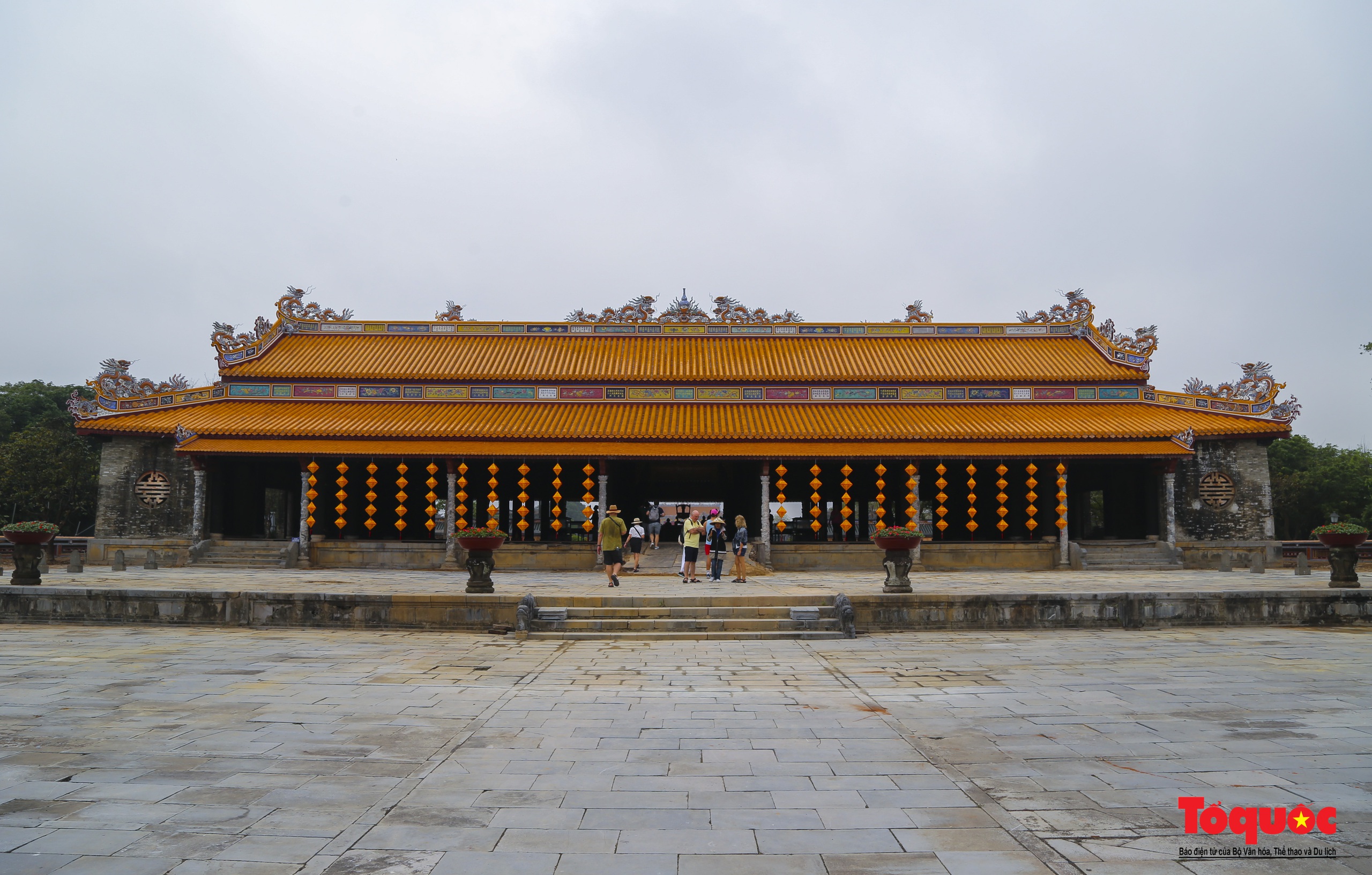 Ngắm biểu tượng rồng trên các công trình kiến trúc, cổ vật triều Nguyễn - Ảnh 15.