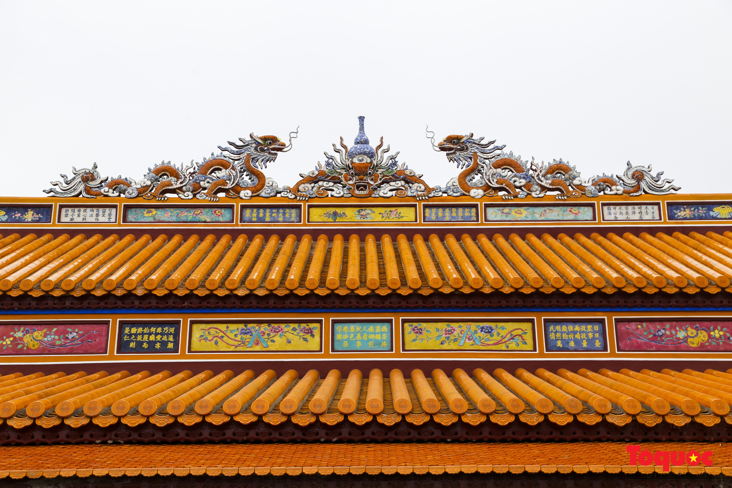 Ngắm biểu tượng rồng trên các công trình kiến trúc, cổ vật triều Nguyễn - Ảnh 16.