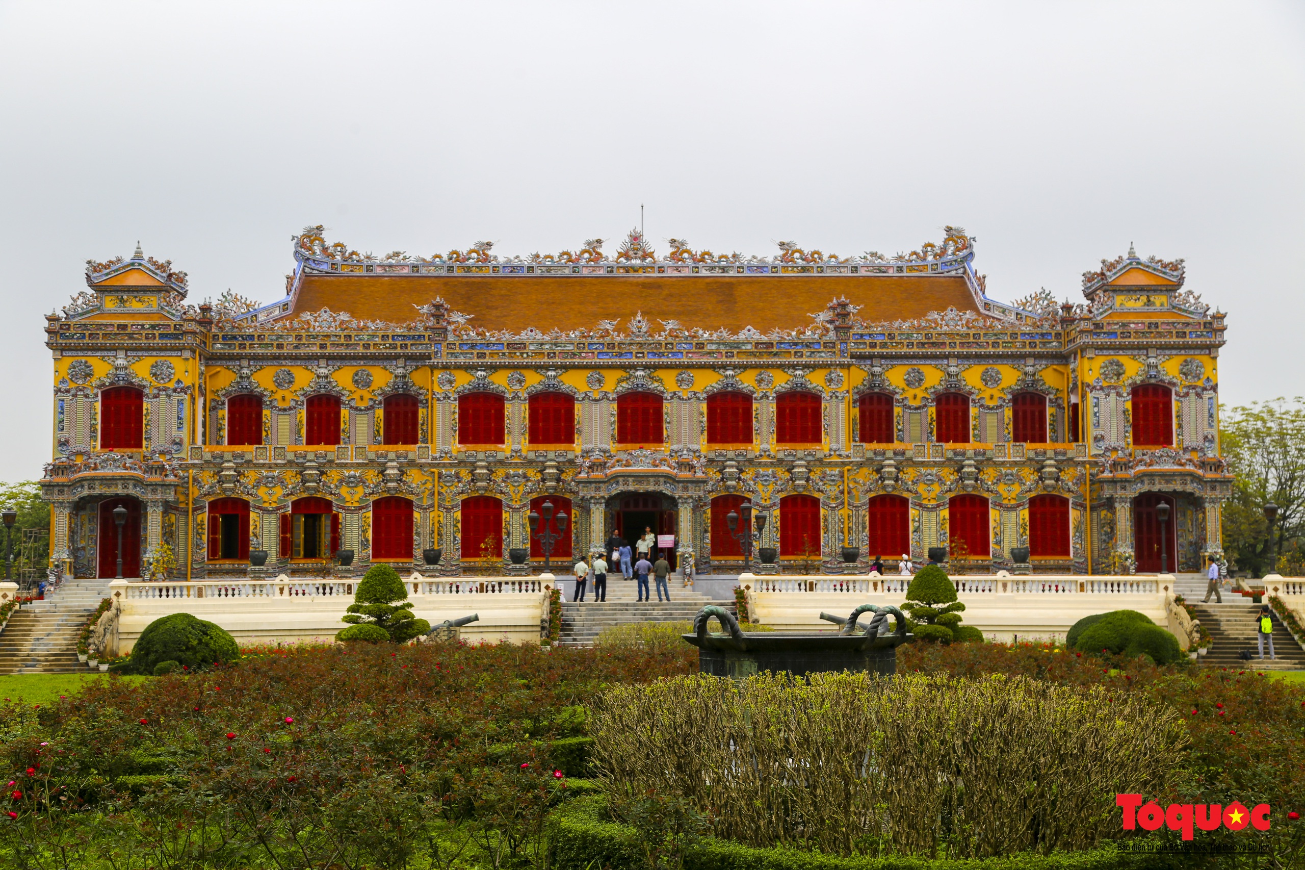 Ngắm biểu tượng rồng trên các công trình kiến trúc, cổ vật triều Nguyễn - Ảnh 19.