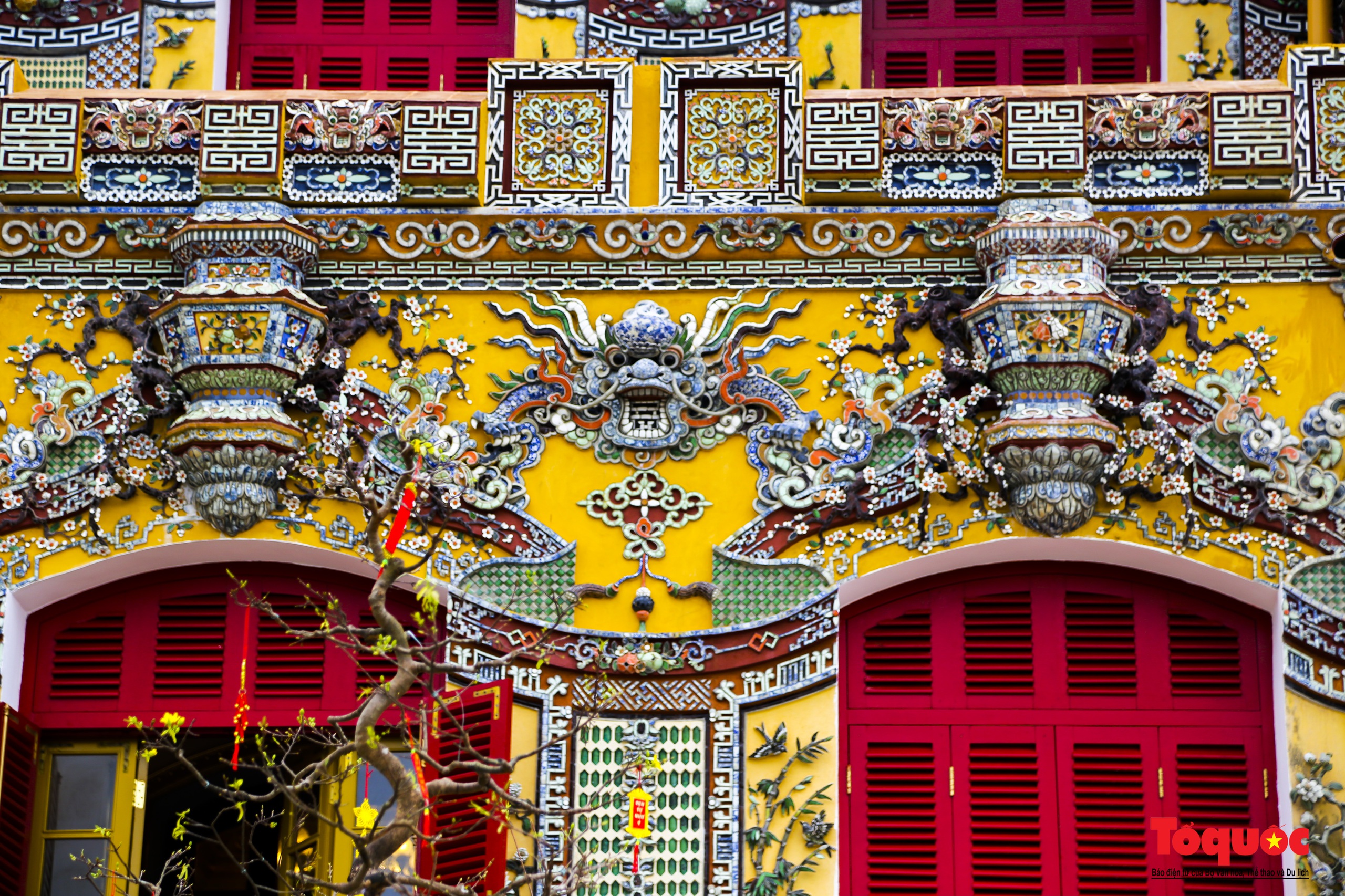 Ngắm biểu tượng rồng trên các công trình kiến trúc, cổ vật triều Nguyễn - Ảnh 20.