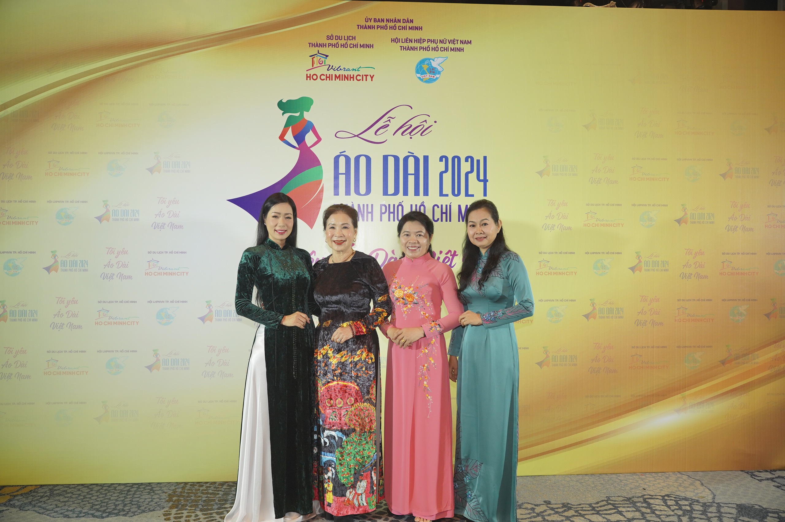 Ciudad Ho Chi Minh: Numerosos eventos especiales en el 10º Festival Ao Dai - Foto 4. TP.HCM: Nhiều sự kiện đặc sắc tại Lễ hội áo dài lần thứ 10 - Ảnh 4.
