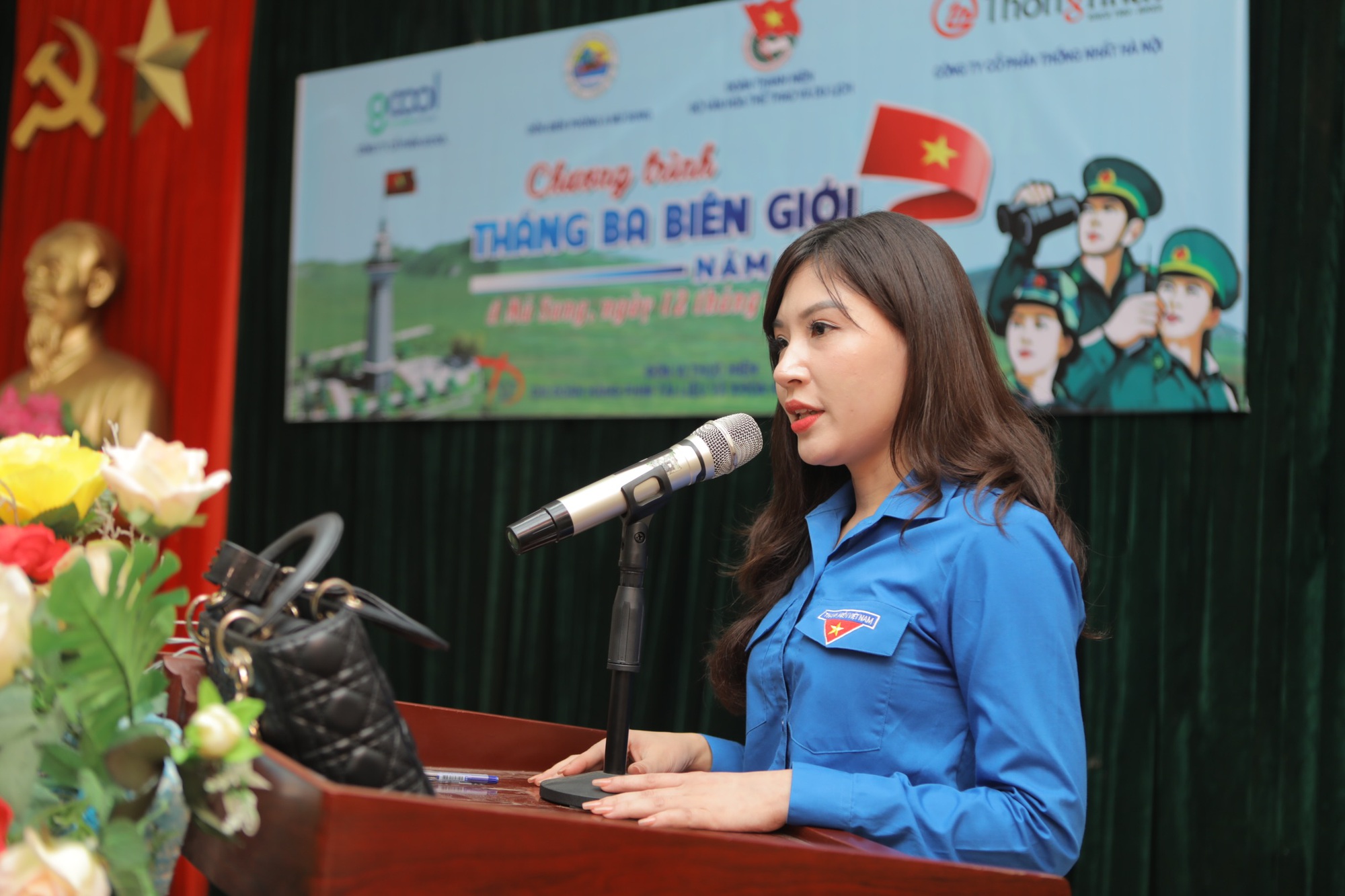 شباب وزارة الثقافة والرياضة والسياحة يتجهون إلى حدود الوطن - صورة 2 Thanh niên Bộ VHTTDL hướng về biên cương Tổ quốc - Ảnh 2.