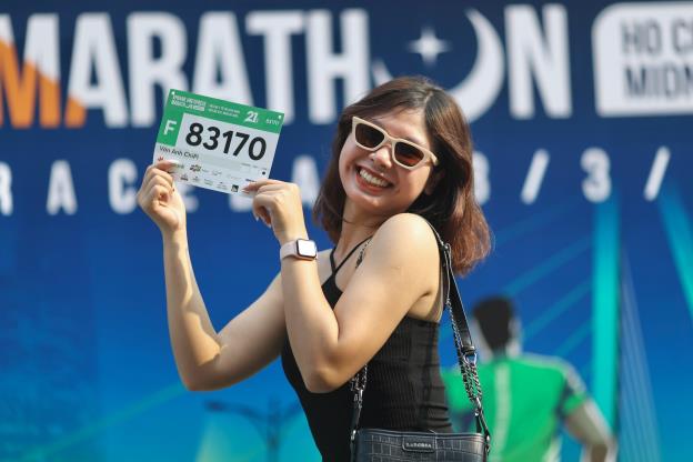 VPBank VnExpress Marathon Ho Chi Minh City Midnight: Những khoảnh khắc ấn tượng ngày đầu nhận bib - Ảnh 5.