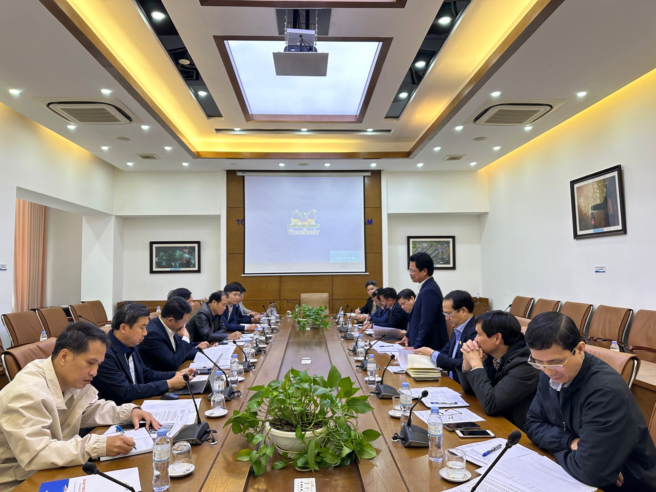 Os turistas em breve poderão desfrutar do trem turístico Hue - Da Nang - Foto 1. Du khách sắp được trải nghiệm đoàn tàu du lịch Huế - Đà Nẵng - Ảnh 1.