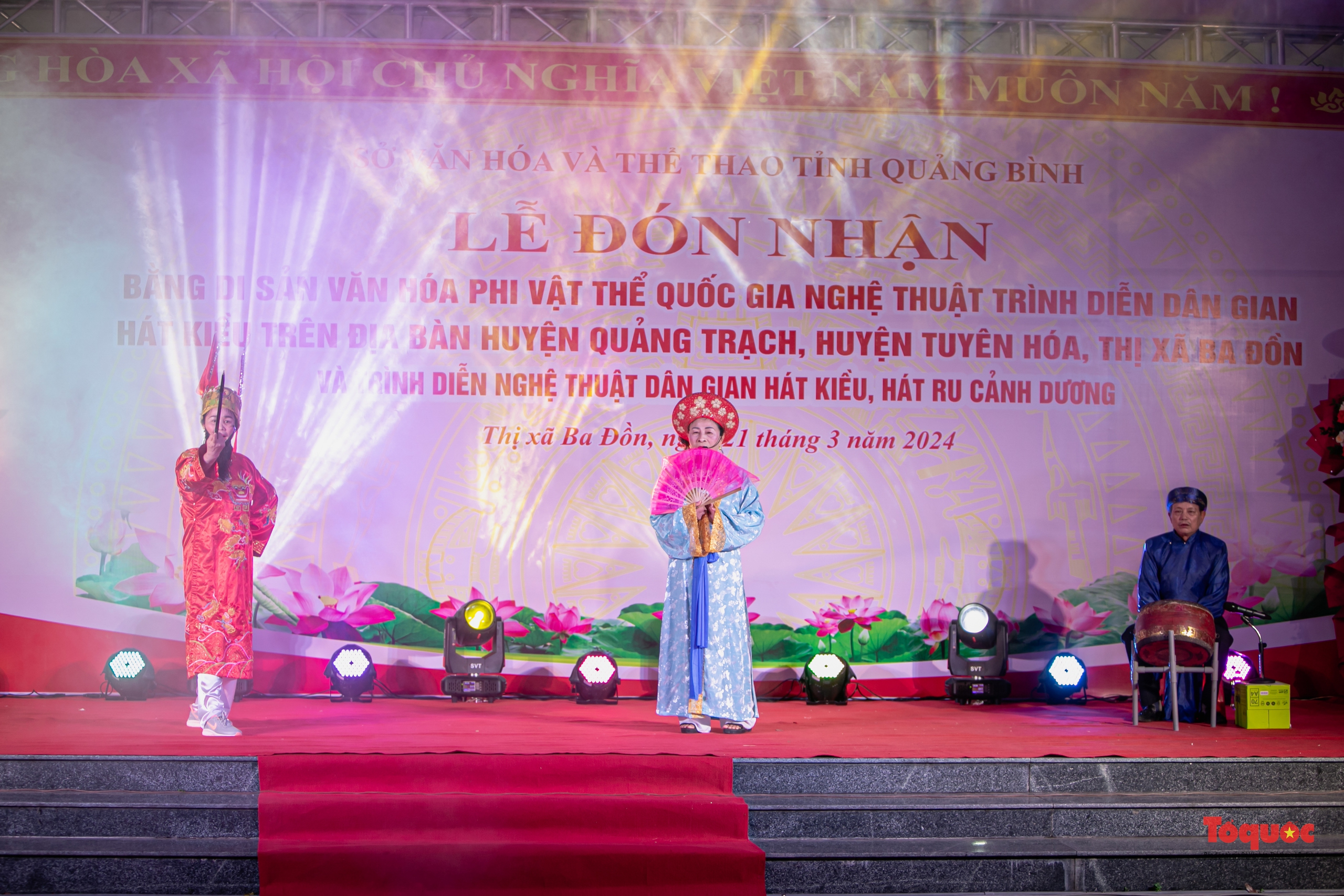 Hat Kieu - Um patrimônio cultural imaterial único em Quang Binh - Foto 6. Hát Kiều – Di sản văn hóa phi vật thể đặc sắc ở Quảng Bình - Ảnh 6.
