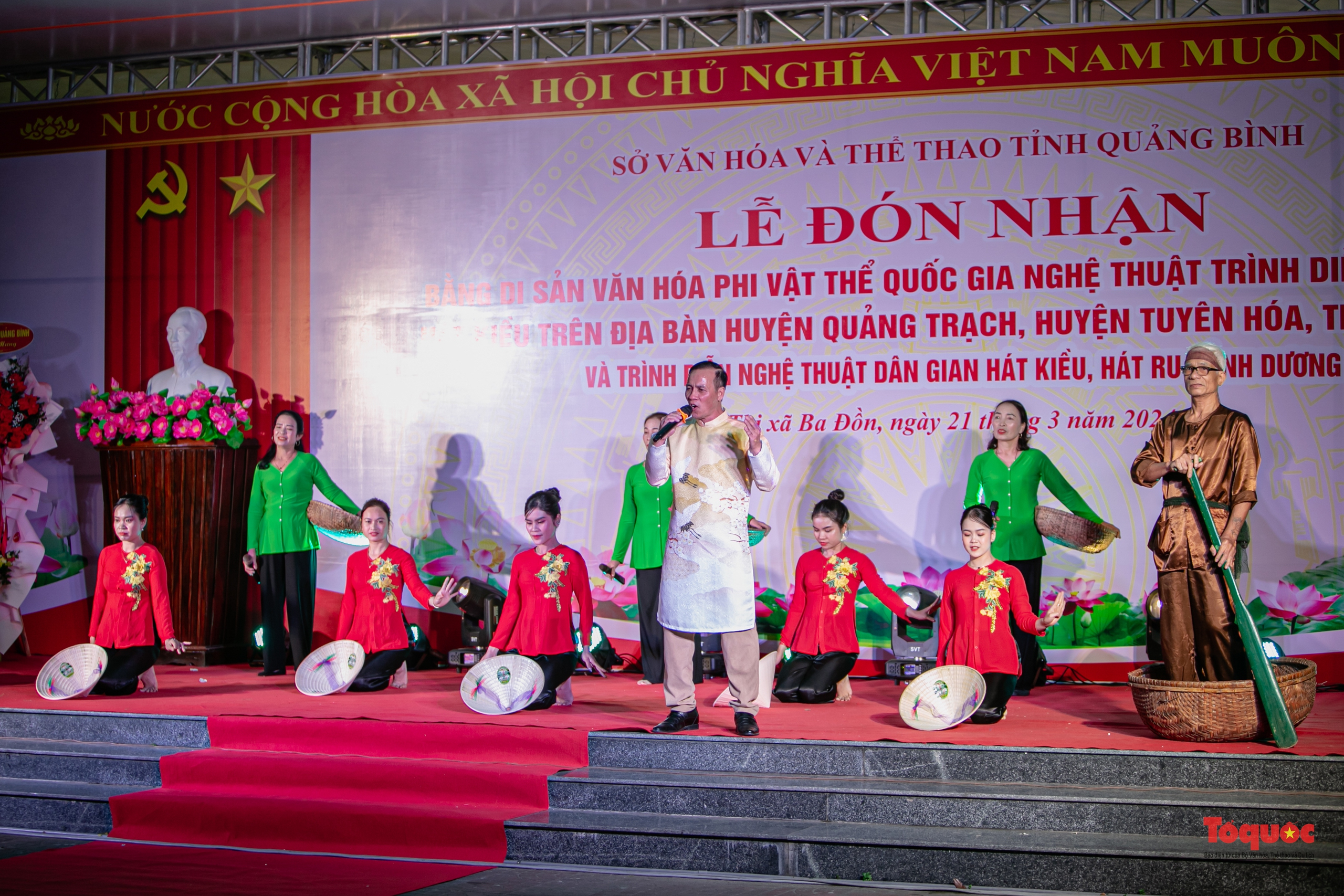 Hat Kieu - Um patrimônio cultural imaterial único em Quang Binh - Foto 8. Hát Kiều – Di sản văn hóa phi vật thể đặc sắc ở Quảng Bình - Ảnh 8.
