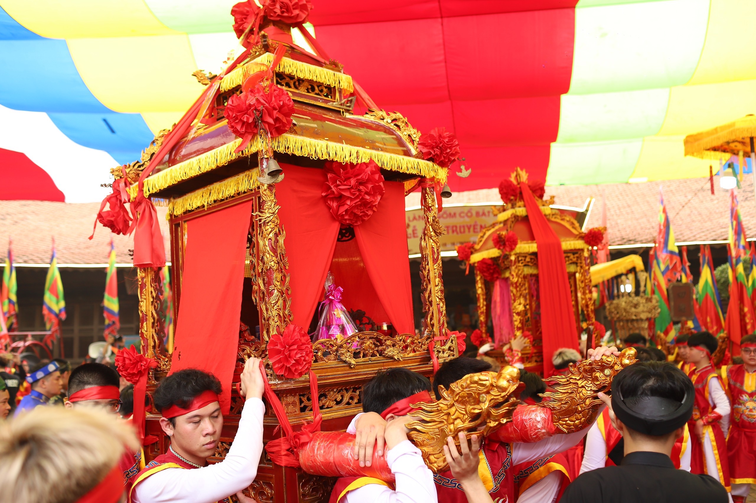 Khám phá nét đẹp độc đáo của lễ hội làng cổ Bát Tràng - Ảnh 14.