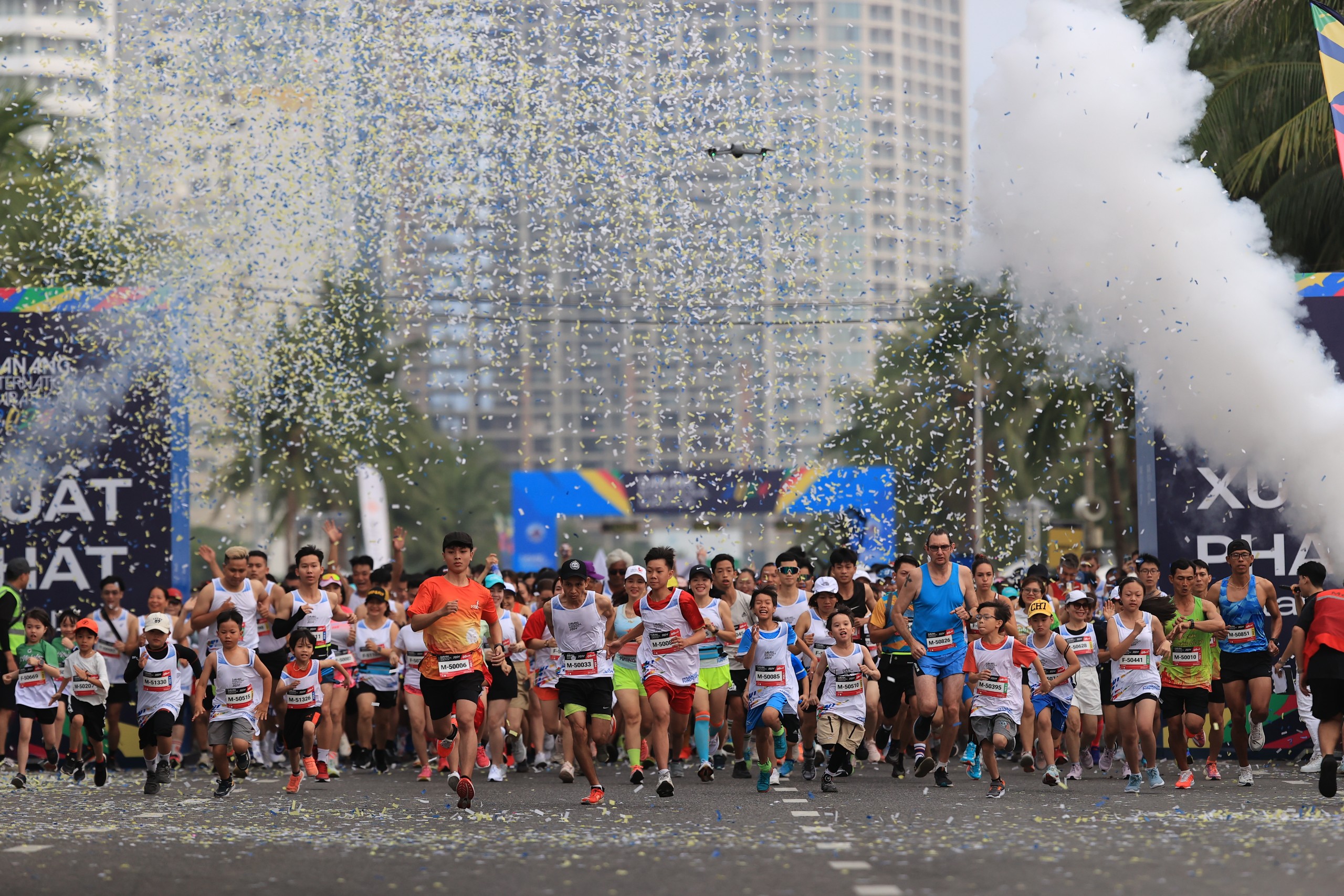“Nữ hoàng chân đất” Phạm Thị Bình chiến thắng cuộc thi marathon quốc tế Đà Nẵng - Ảnh 8.
