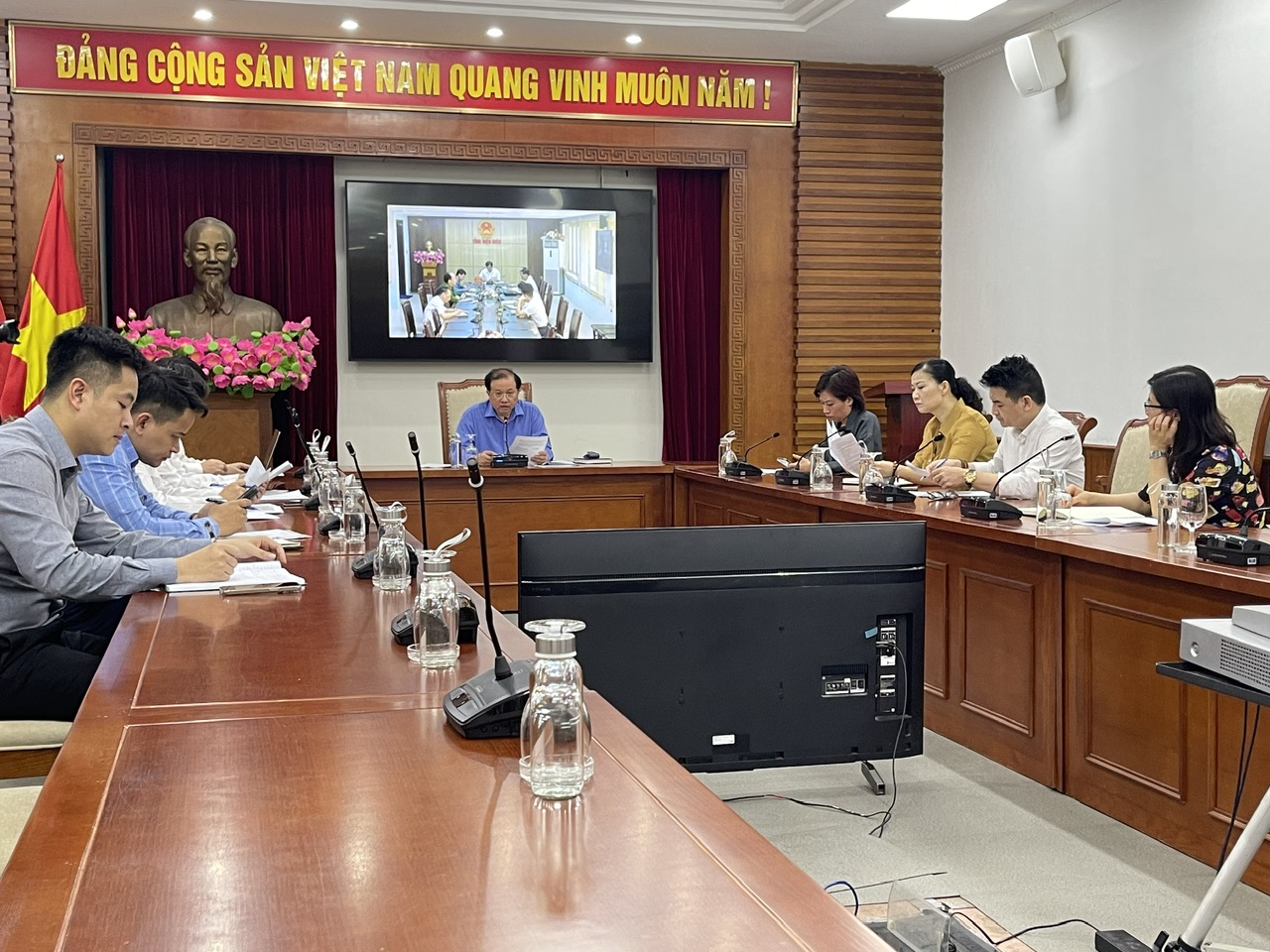 កម្មវិធីសិល្បៈអបអរសាទរខួបលើកទី 70 នៃជ័យជំនះ Dien Bien Phu៖ បង្ហាញពីអត្តសញ្ញាណវប្បធម៌របស់ប្រទេសជាតិ និងសេចក្តីប្រាថ្នាចង់បានសន្តិភាព - រូបថត 3. Chương trình nghệ thuật kỷ niệm 70 năm Chiến thắng Điện Biên Phủ: thể hiện bản sắc văn hóa và khát vọng hòa bình của dân tộc - Ảnh 3.