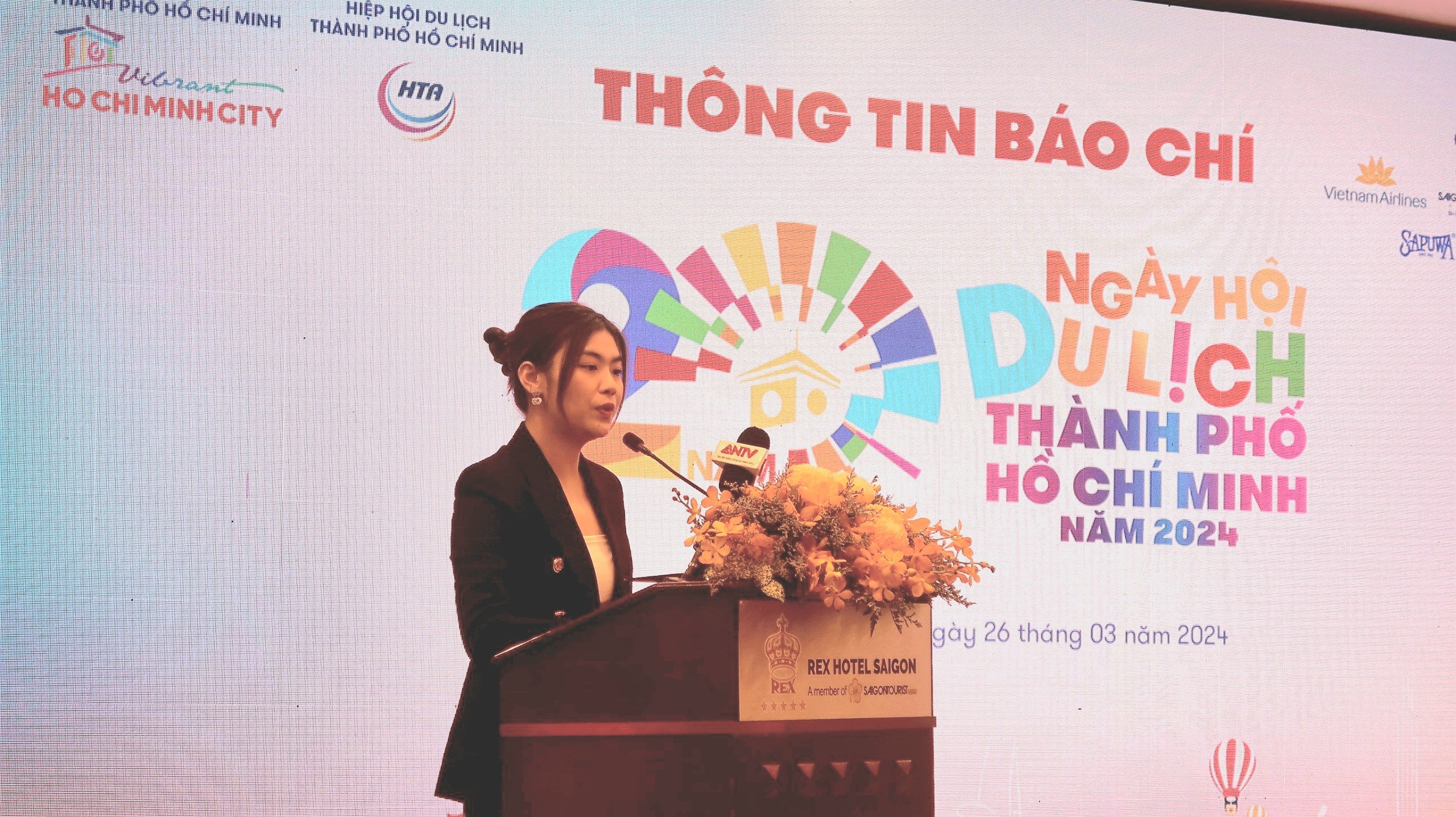 「ホーチミン市があなたを歓迎します - ホーチミン市へようこそ」 - 写真 2。 "Thành phố Hồ Chí Minh Chào đón bạn – Welcome to Ho Chi Minh City" - Ảnh 2.