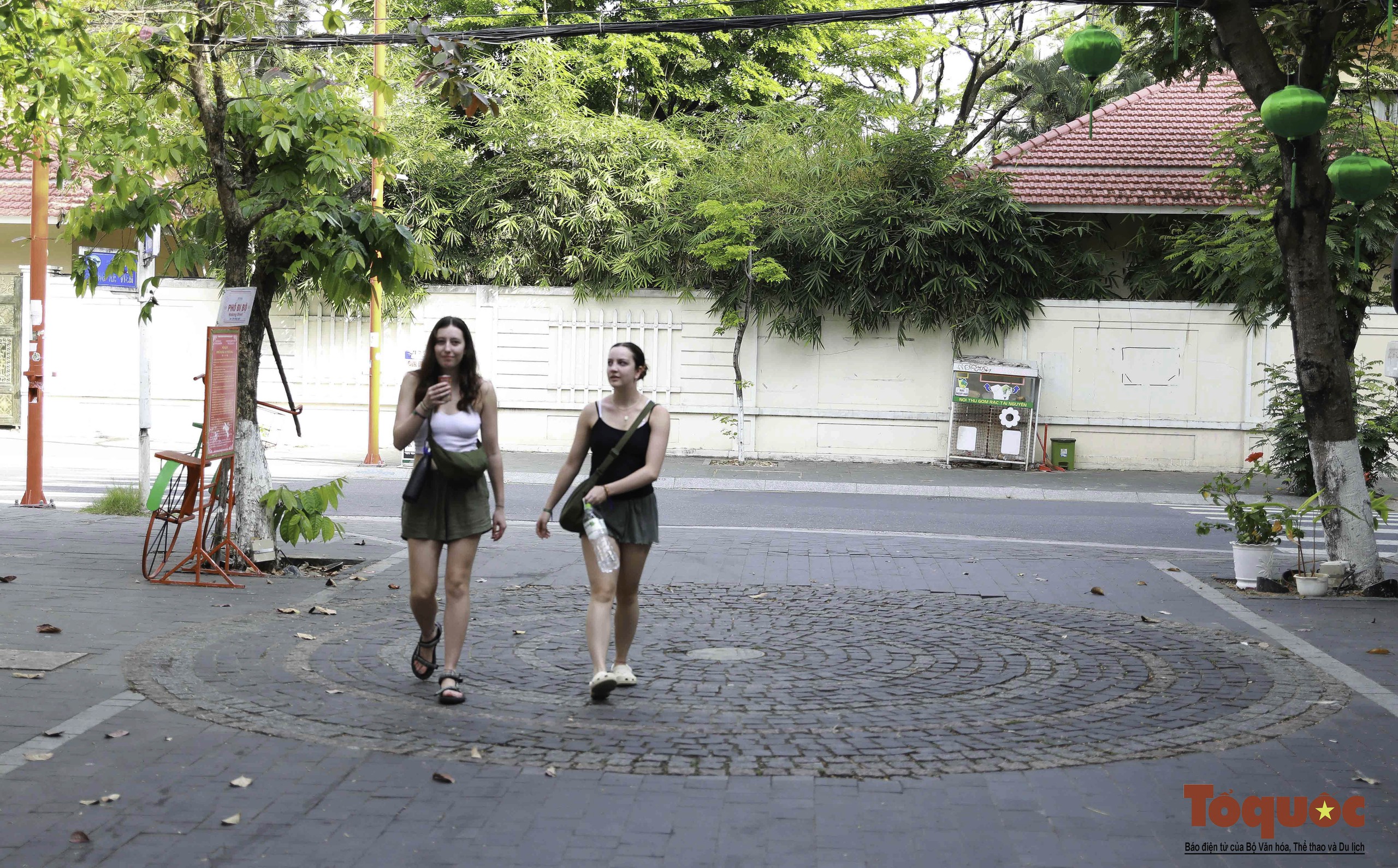 ទីក្រុង Da Nang៖ «វិថីលោកខាងលិច» នឹងបន្តកែទម្រង់ថ្មី ដើម្បីទាក់ទាញភ្ញៀវទេសចរ! - រូបថត ៣. Đà Nẵng: “Phố Tây” sẽ tiếp tục được làm mới để hút khách du lịch! - Ảnh 3.