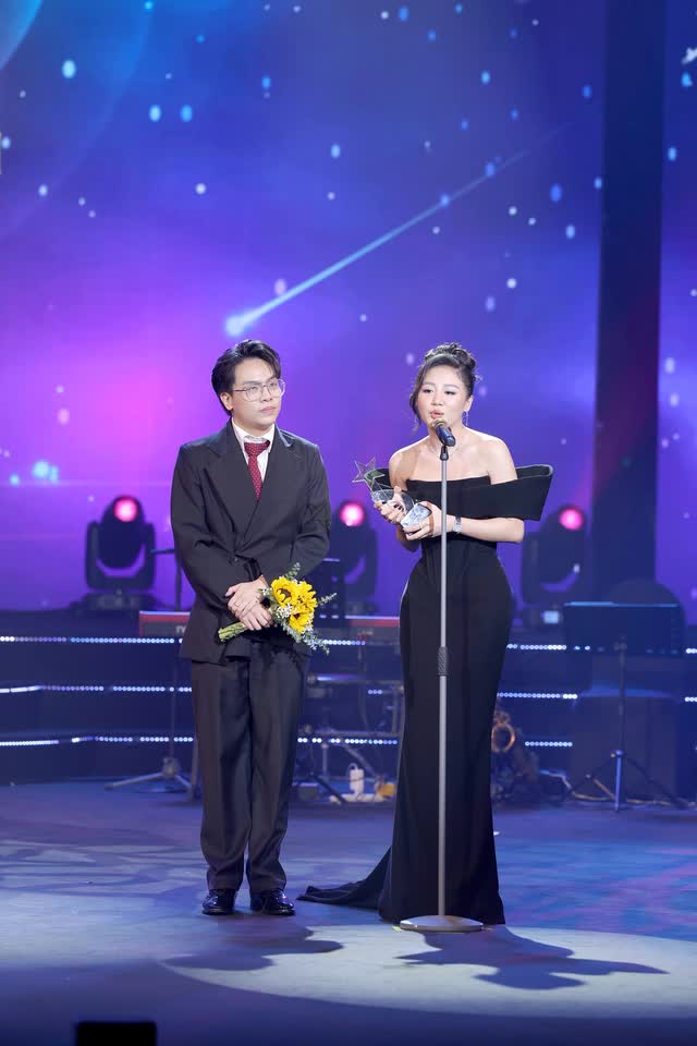 Giải Cống hiến 2024: À lôi là Bài hát của năm, Đen và Hòa Minzy là Nam, nữ ca sỹ của năm - Ảnh 1.