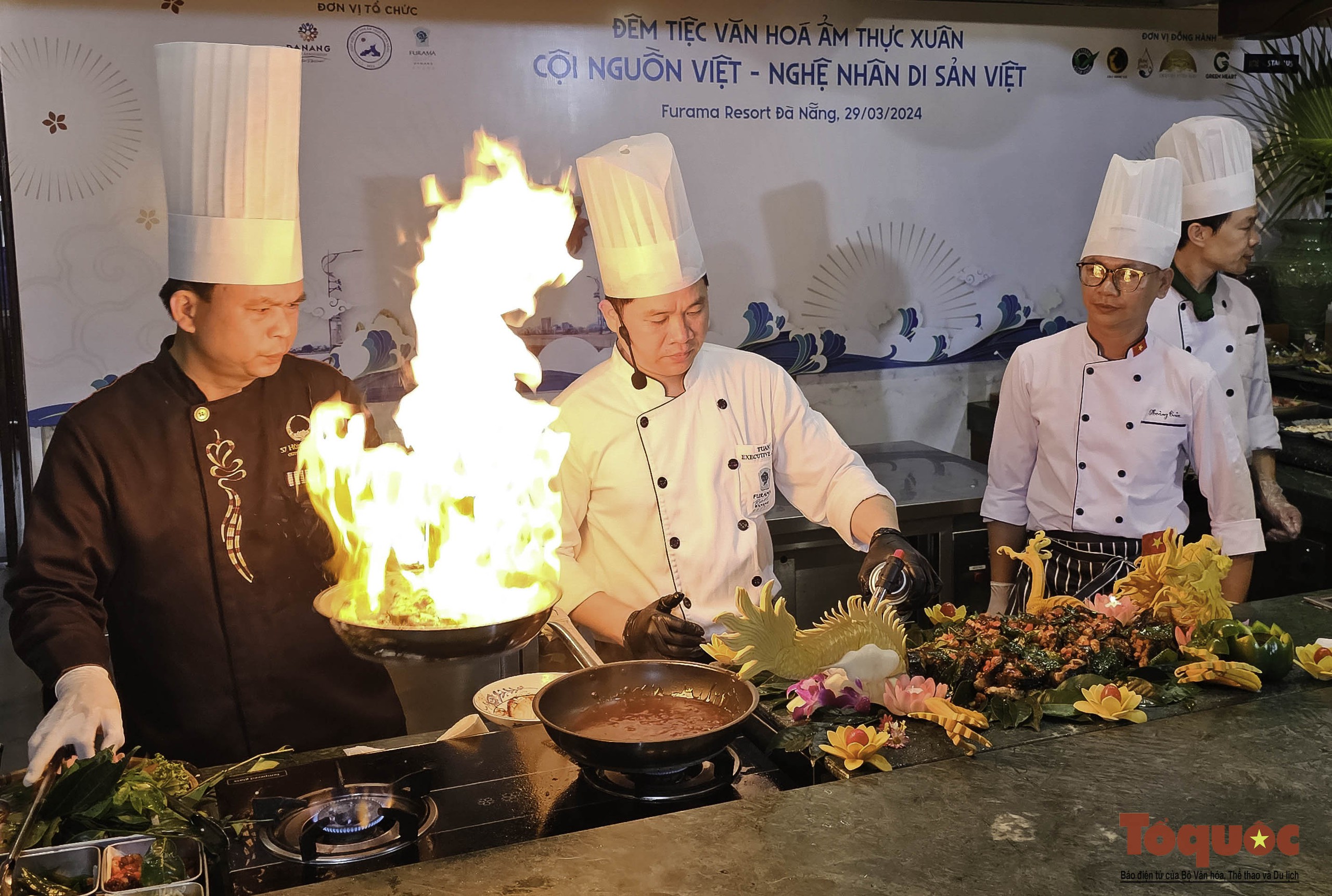Xem các nghệ nhân ẩm thực hàng đầu Việt Nam trình diễn các món ăn mang đậm văn hóa ẩm thực Việt - Ảnh 1.