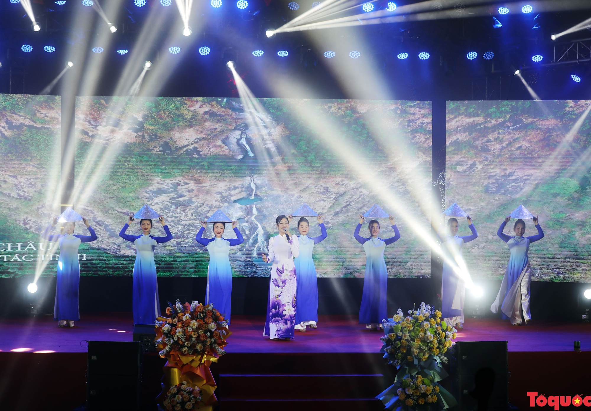 ຫວຽດນາມ ເປີດງານບຸນທ່ອງທ່ຽວລະດູຮ້ອນ Vinh Phuc 2024 - ຮູບພາບ 2. Vĩnh Phúc khai mạc Lễ hội Du lịch chào hè Vĩnh Phúc năm 2024 - Ảnh 2.